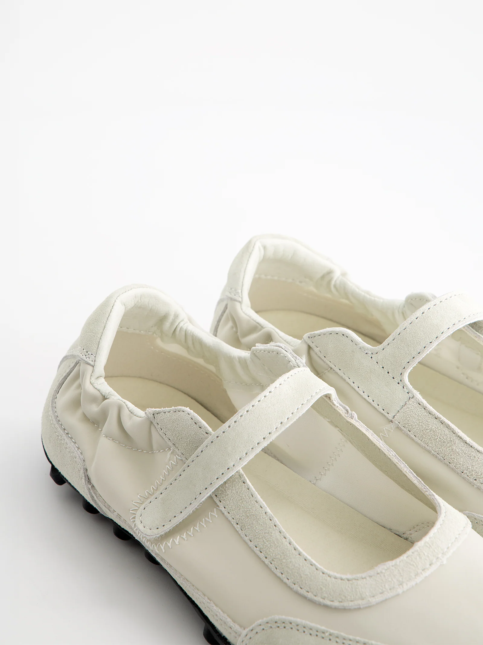 Bailarinas deportivas fruncidas de ante - Krown - Image 5
