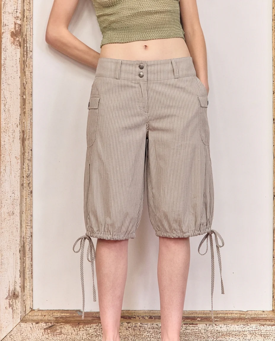 Bermuda beige de rayas con bajo ajustable - Brava