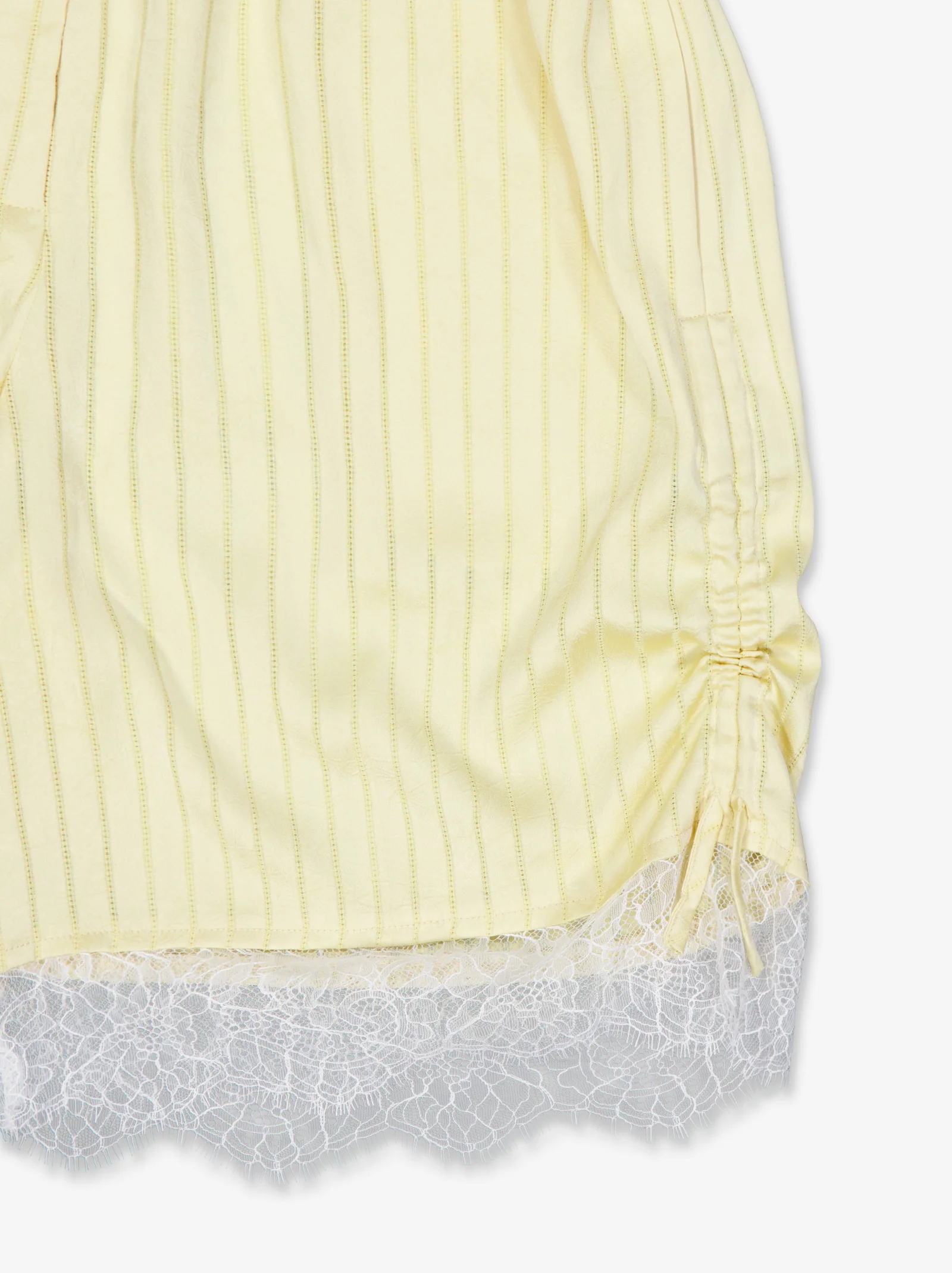 Bermuda ligera en amarillo satinado con encaje - Petti - Image 4
