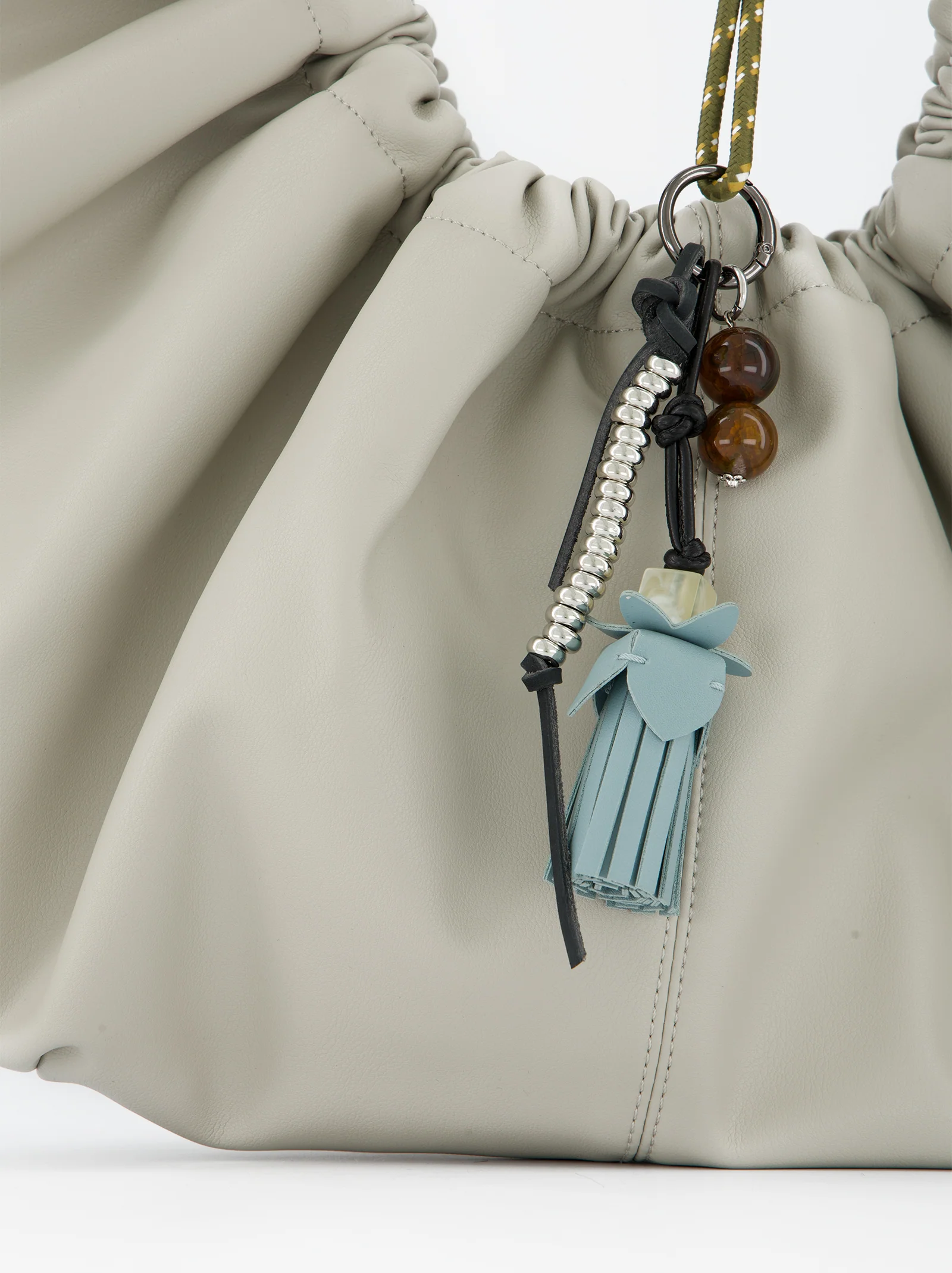 Bolso gris fruncido efecto piel - Bolor - Image 4