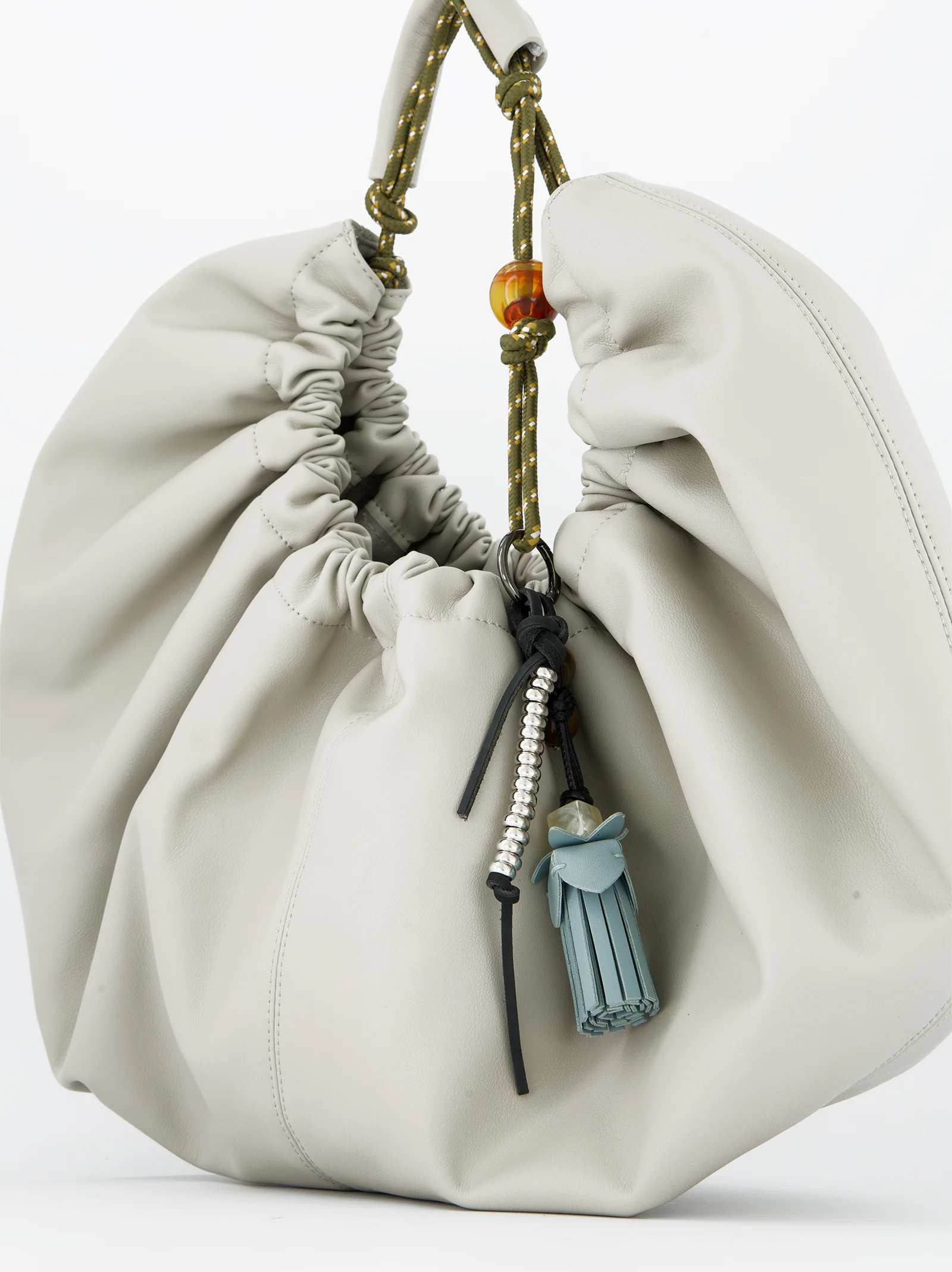 Bolso gris fruncido efecto piel - Bolor - Image 5