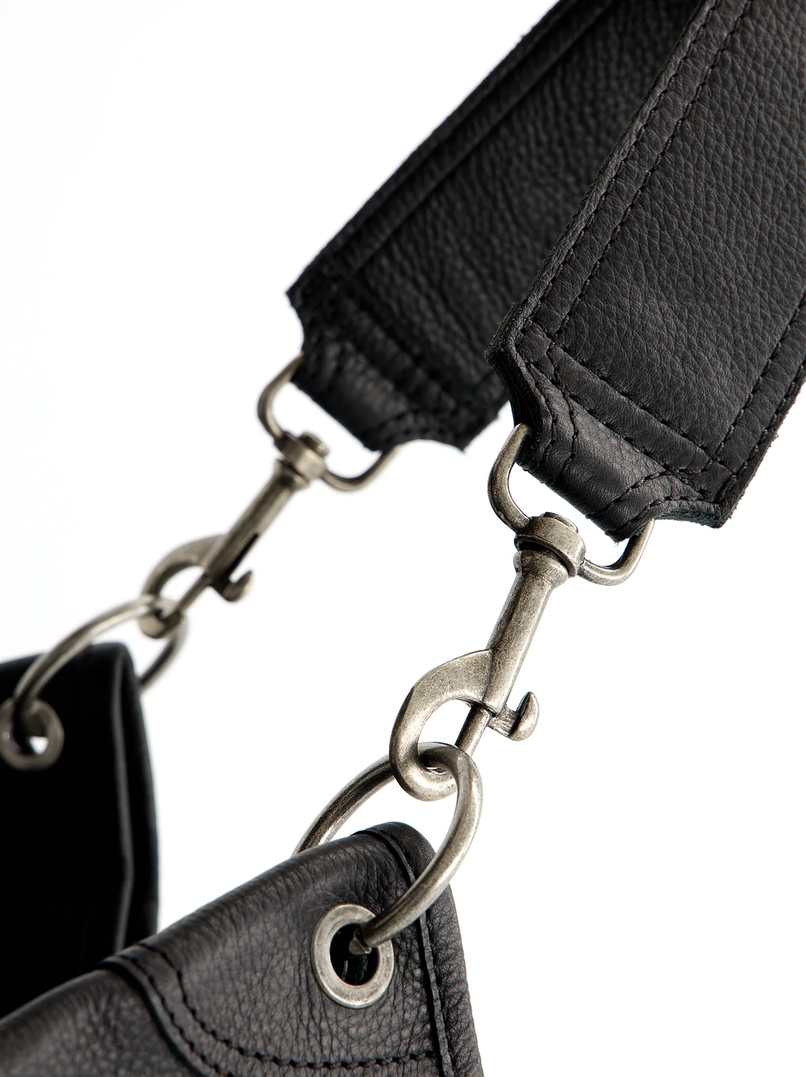 Bolso hobo en piel con mosquetones - Apris - Image 3