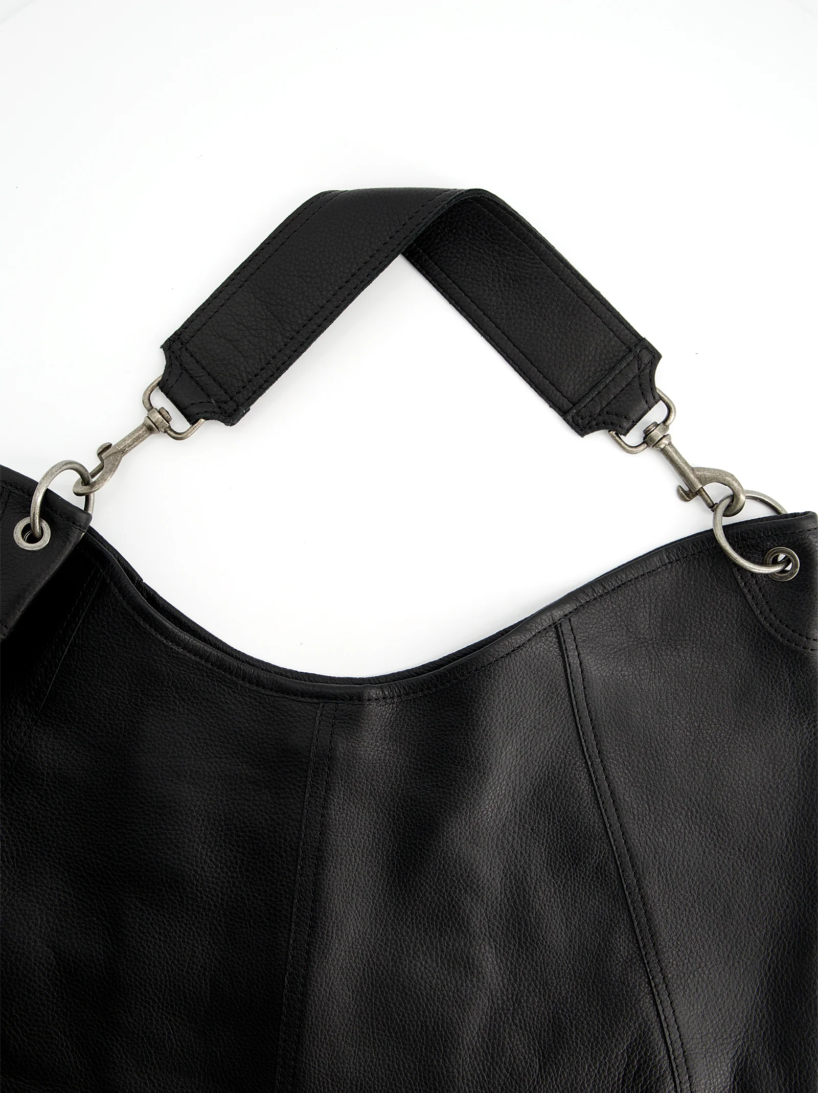Bolso hobo en piel con mosquetones - Apris - Image 5