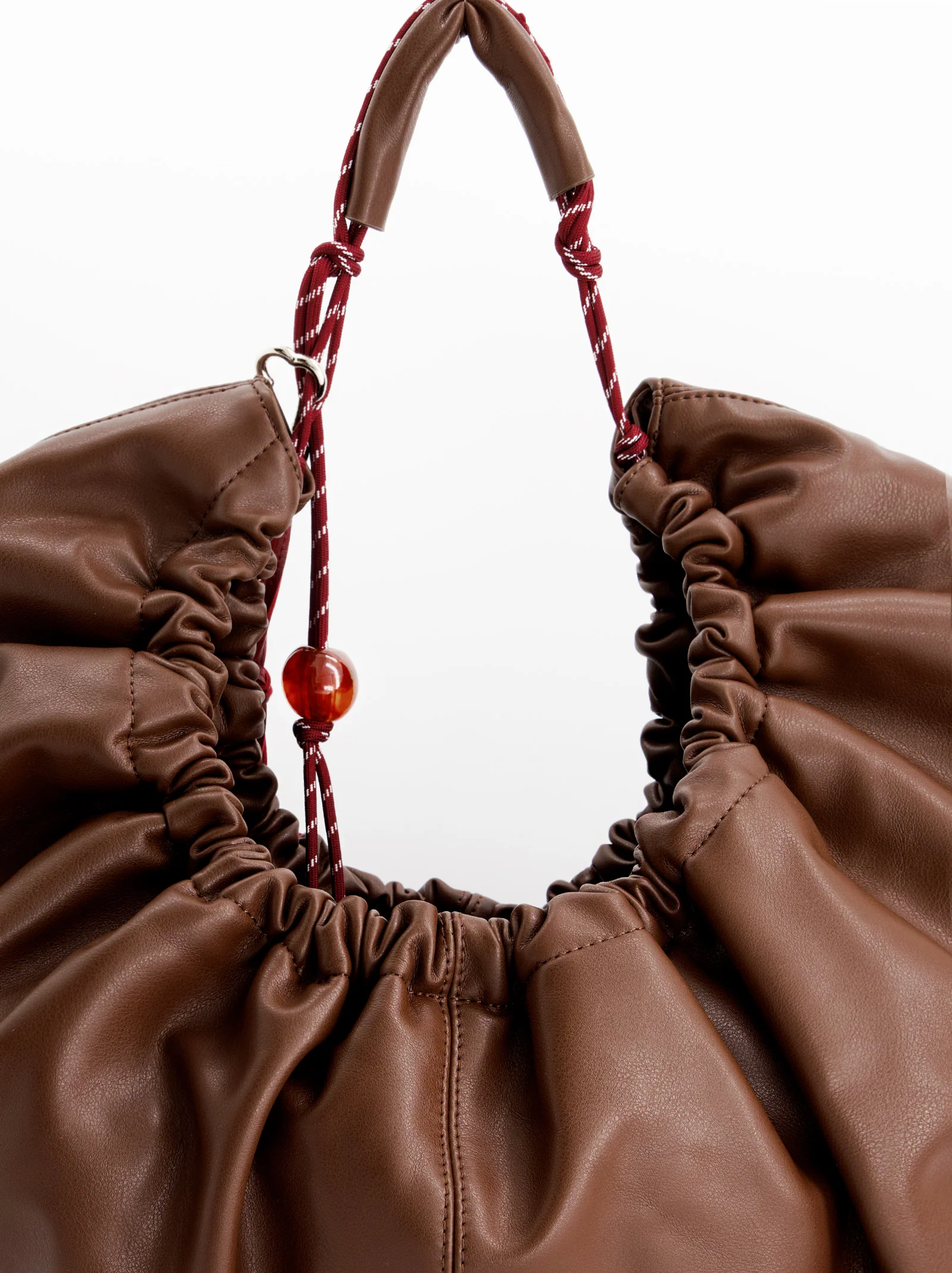 Bolso marrón fruncido efecto piel - Bolor - Image 5