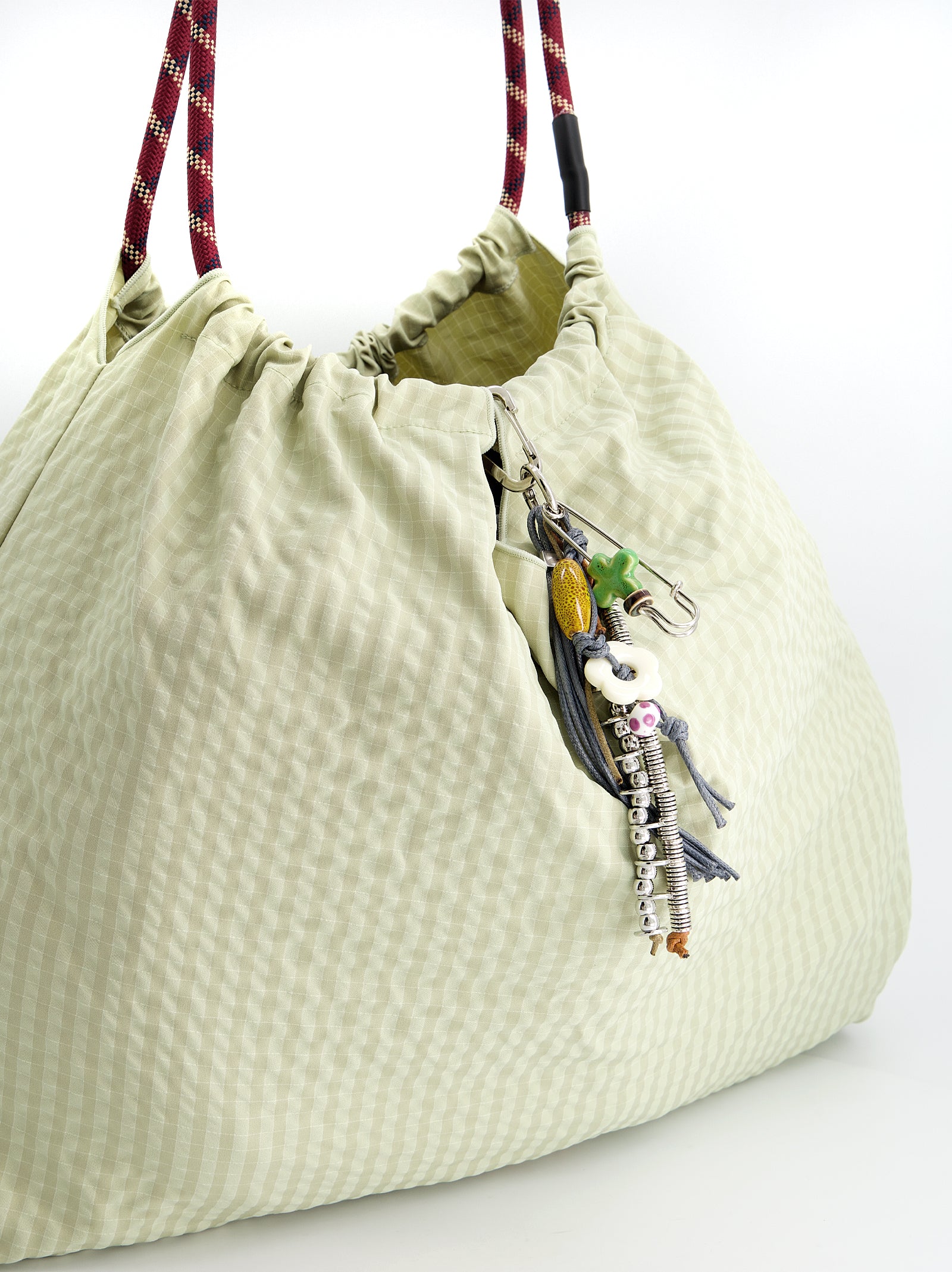 Bolso shopper técnico a cuadros con charm - Acuasi - Image 3