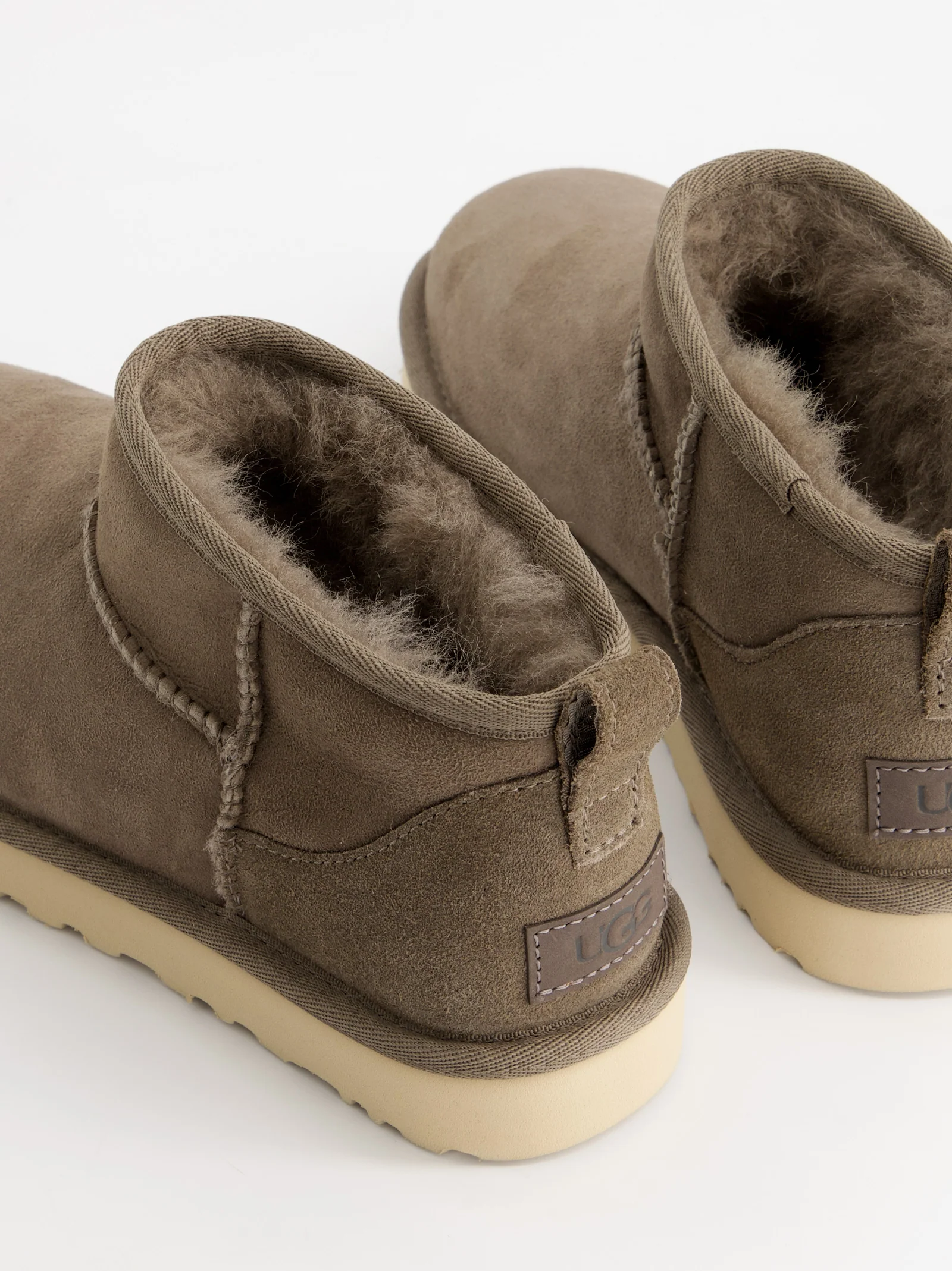 Botines de ante con forro interior - UGG Classic Ultra Mini - Image 3