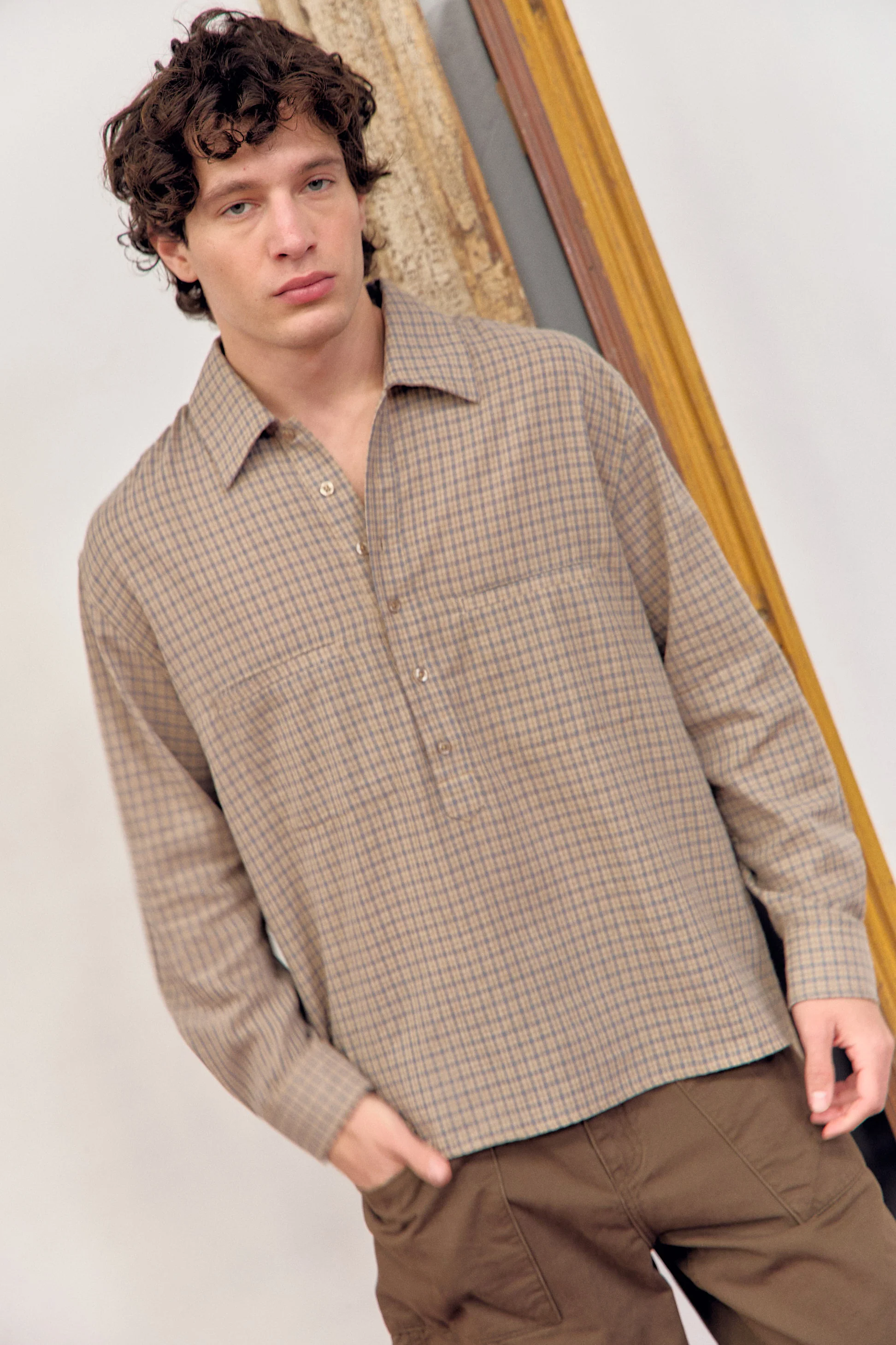 Camisa cuadros media botonadura detalle bolsillos Beto - Image 2