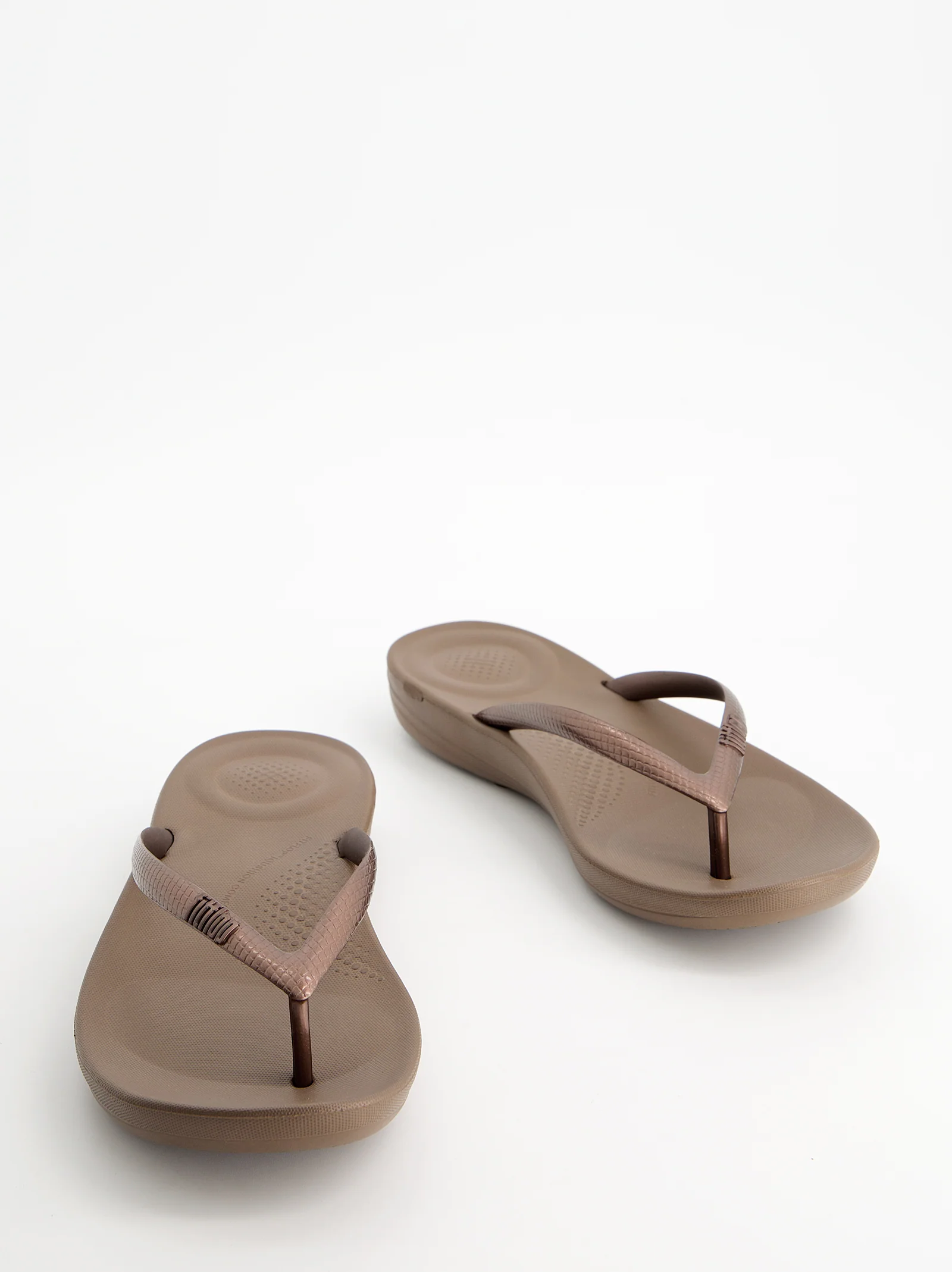 Chancla de dedo con suela ergonómica - Fitflop Iqushion - Image 5
