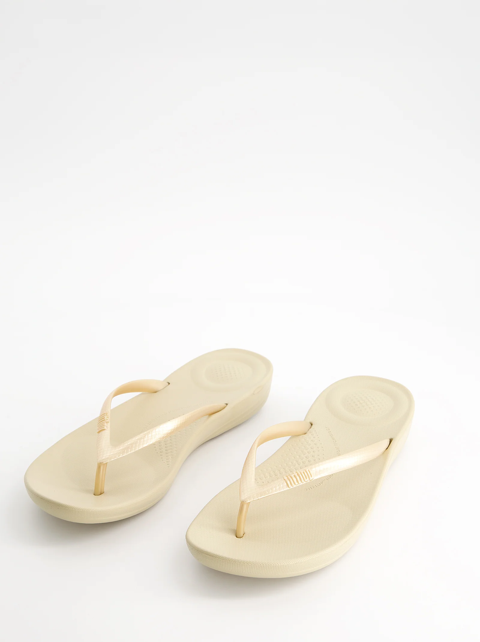 Chancla de dedo con suela ergonómica - Fitflop Iqushion - Image 3