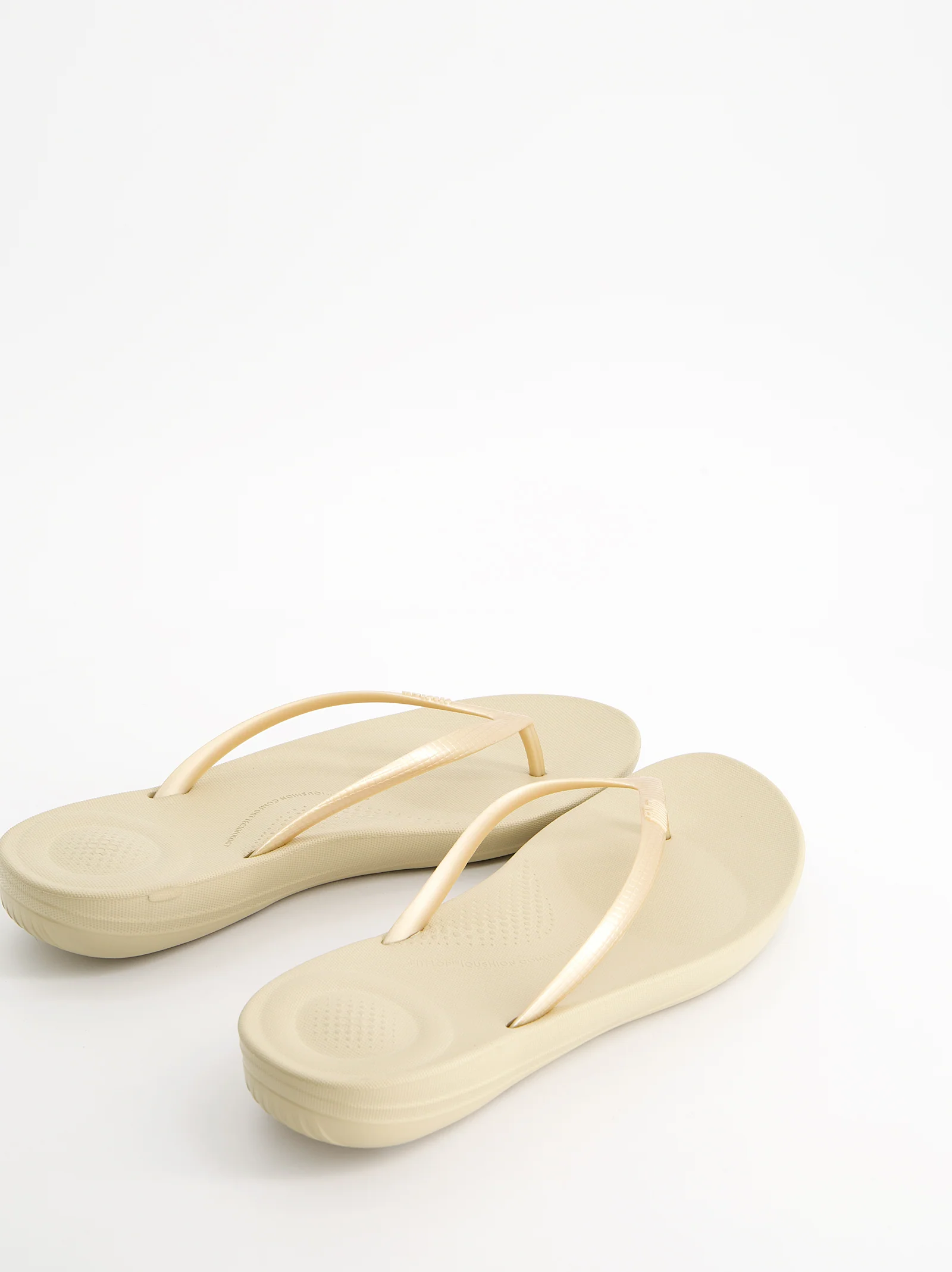 Chancla de dedo con suela ergonómica - Fitflop Iqushion - Image 5