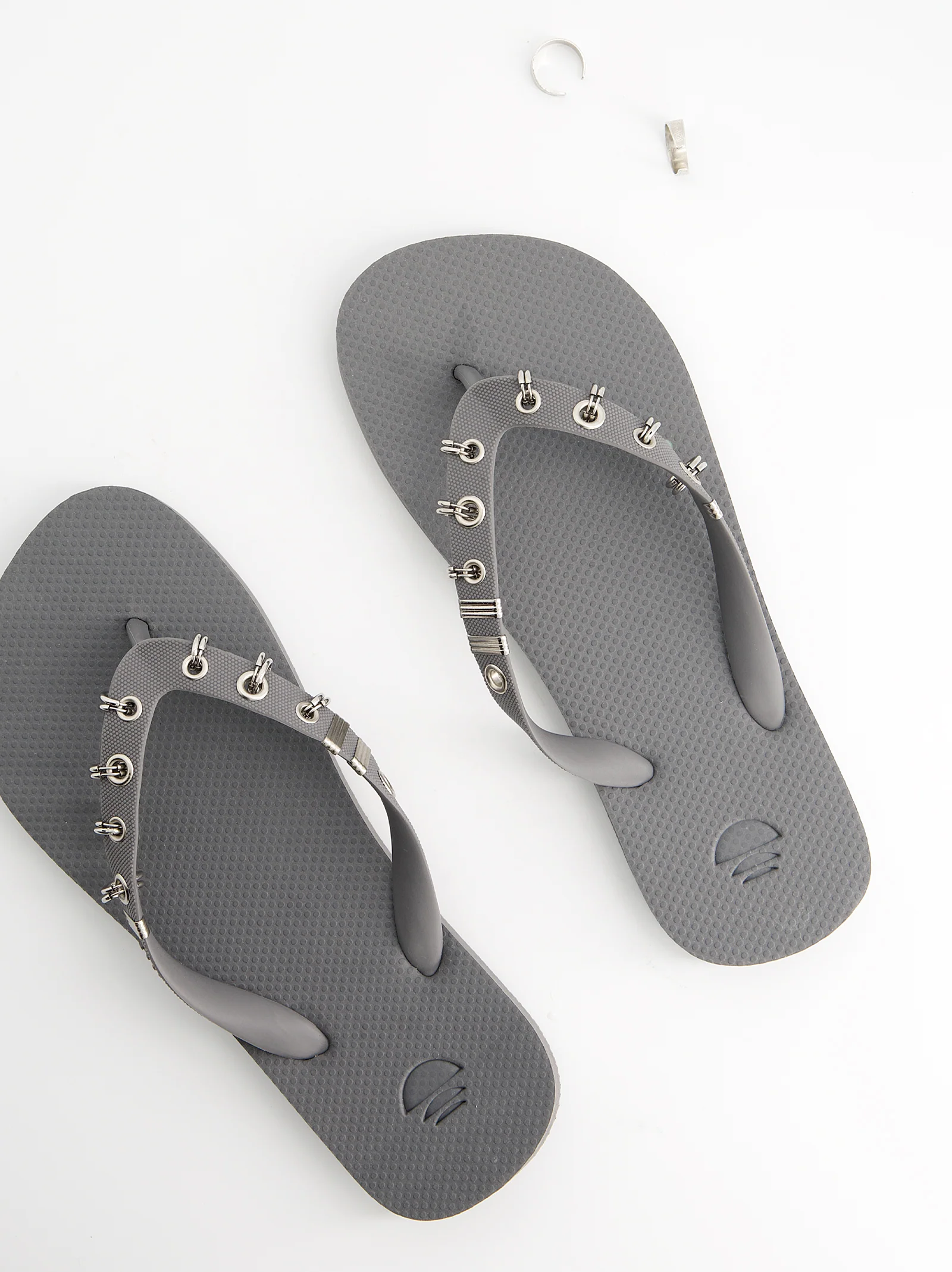 Chanclas de dedo con detalles metálicos - Bowie - Image 4