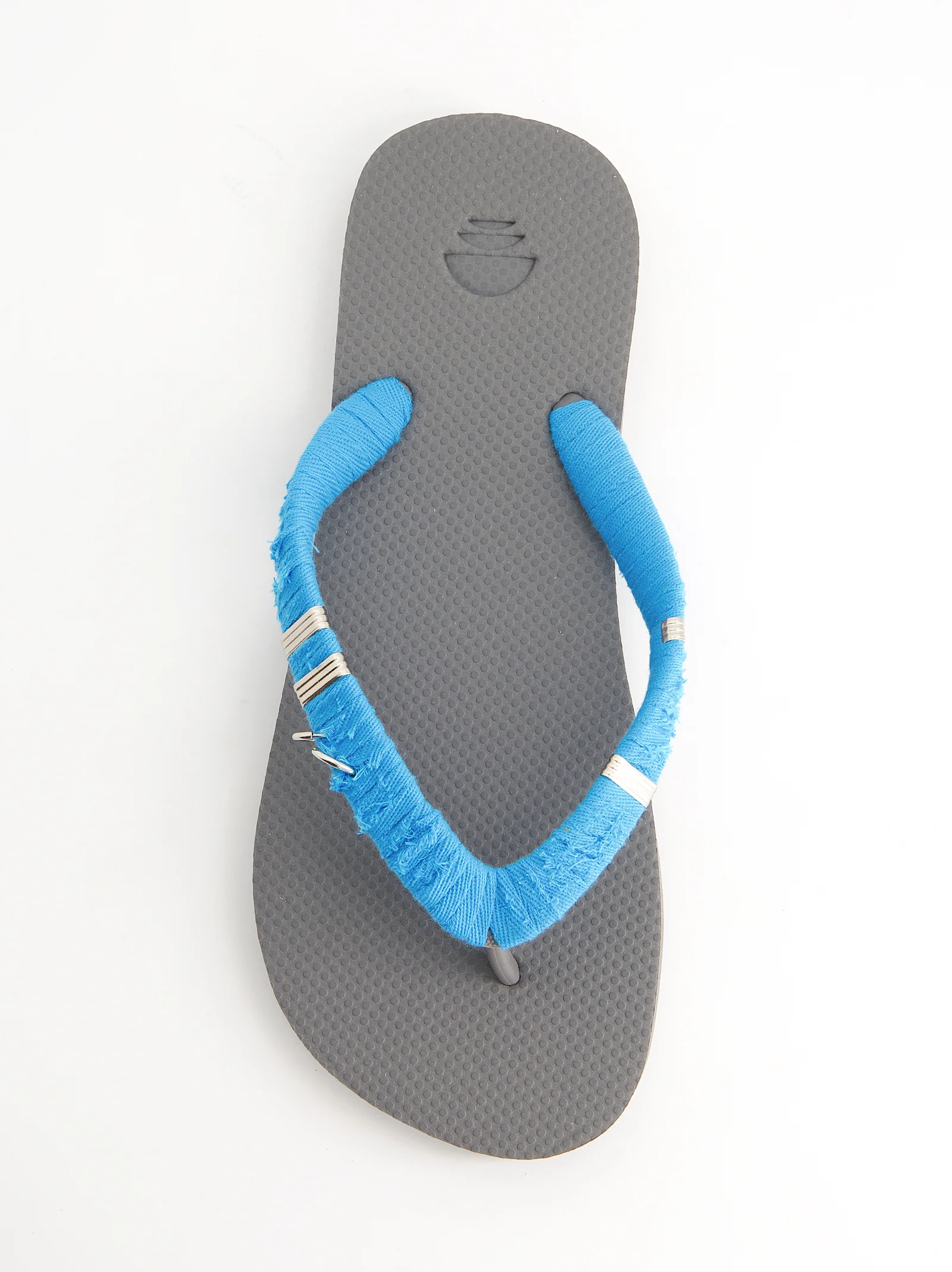 Chanclas revestidas en tejido y detalles metálicos - Jagger