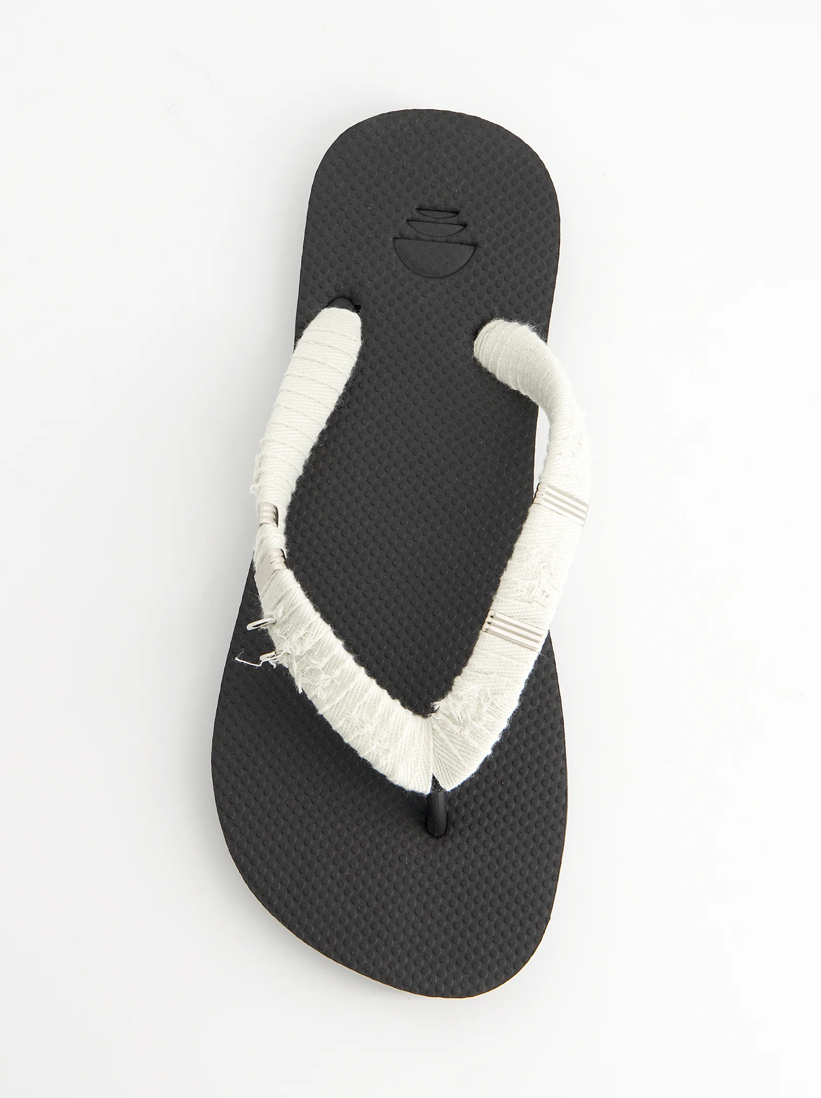 Chanclas revestidas en tejido y detalles metálicos - Jagger - Image 2