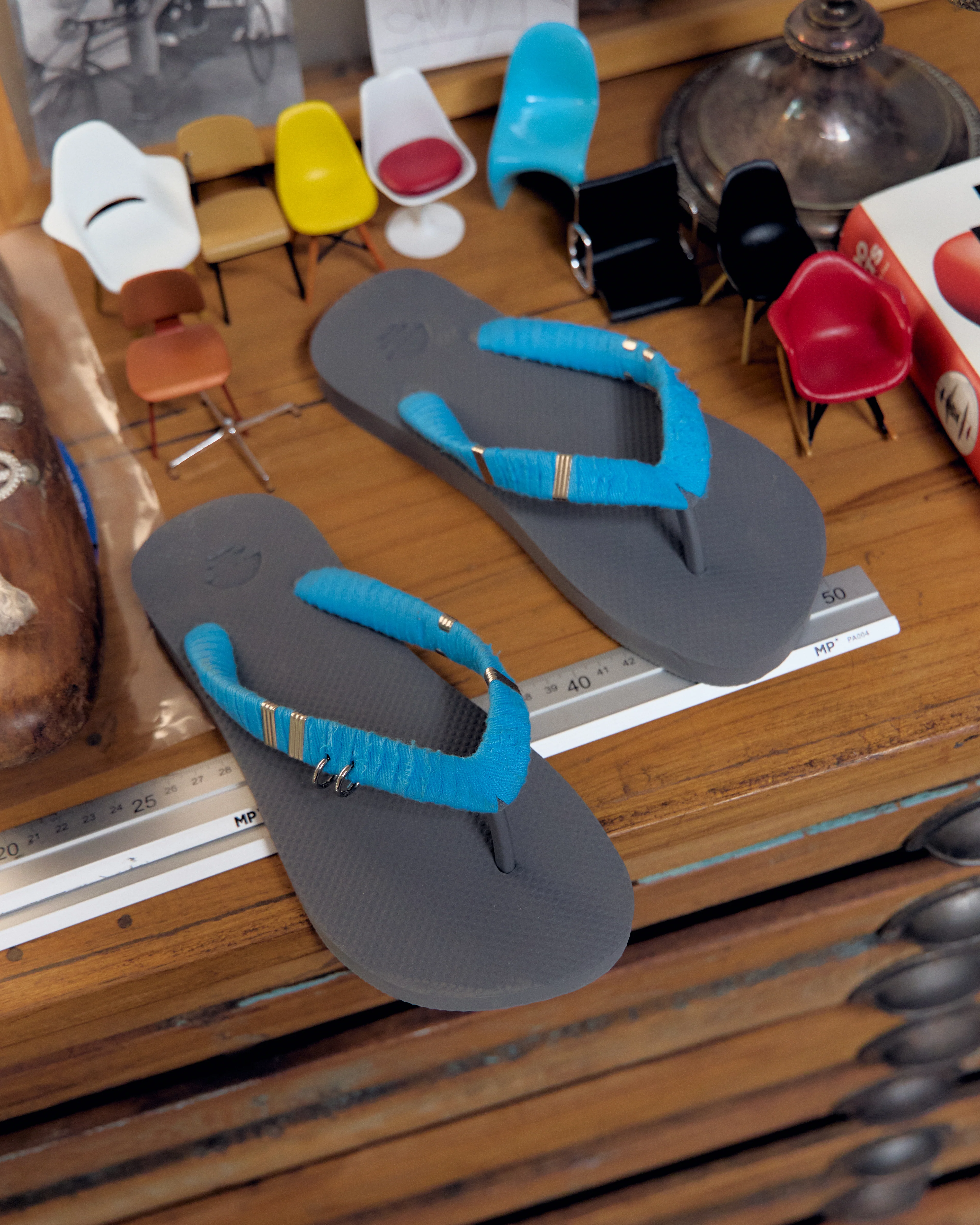 Chanclas revestidas en tejido y detalles metálicos - Jagger - Image 2