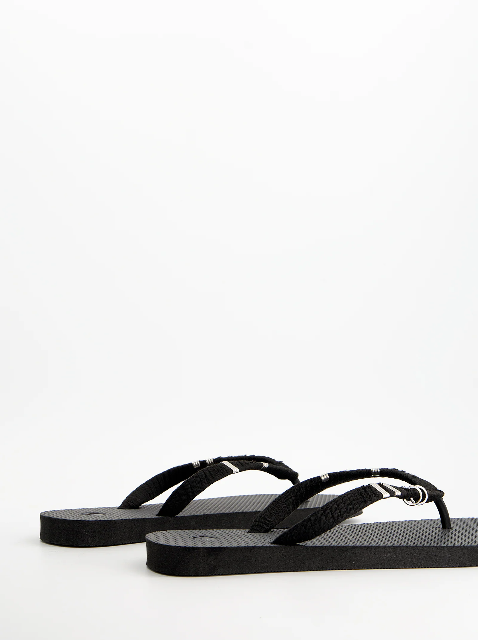 Chanclas revestidas en tejido y detalles metálicos - Jagger - Image 6