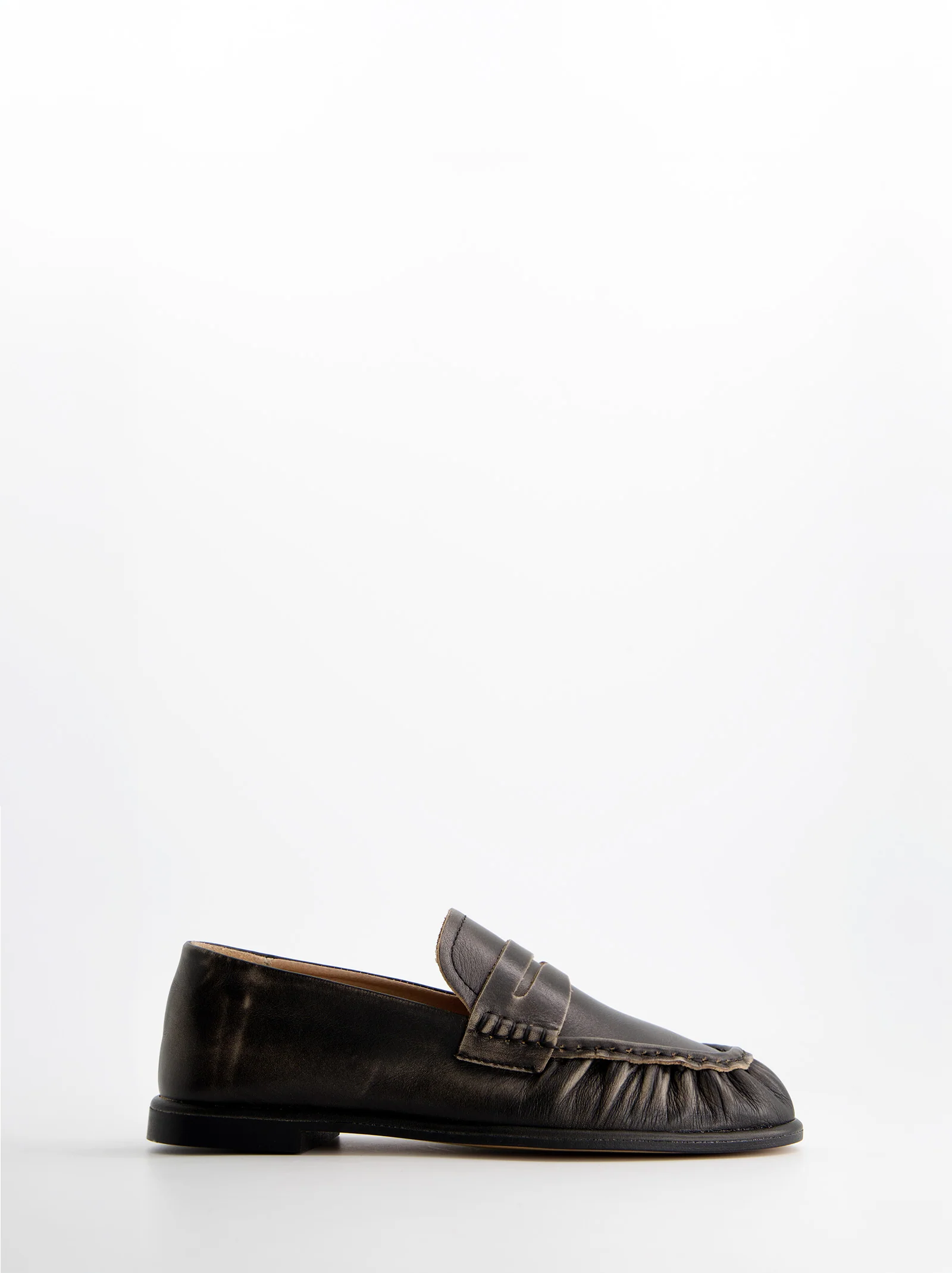 Mocasín Clasico Penny Negro Desgastado - Kassai - Image 2