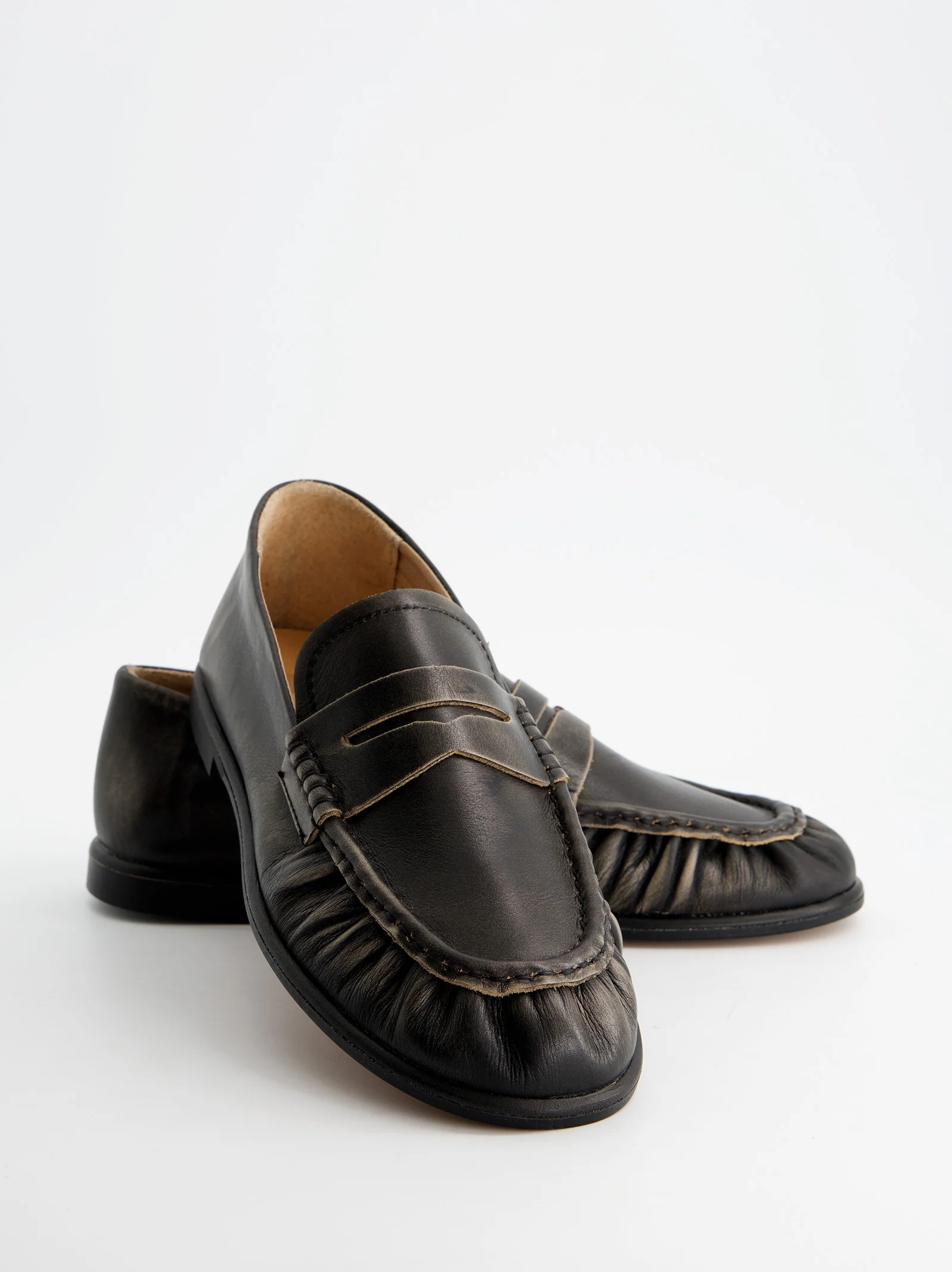 Mocasín Clasico Penny Negro Desgastado - Kassai - Image 3