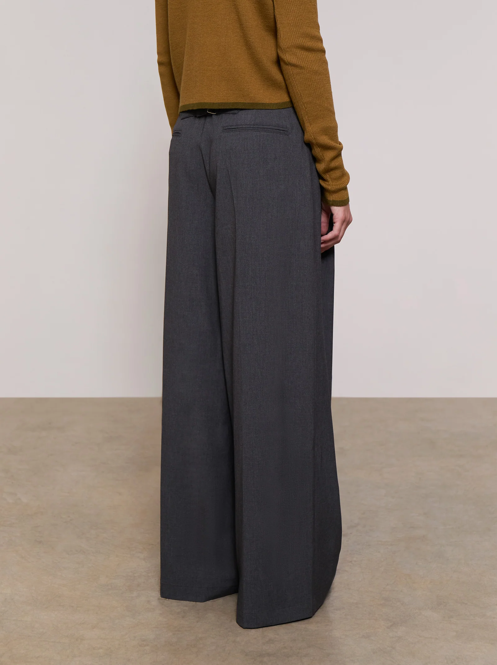 Pantalón fluido pinzas - ULK Emma - Image 5
