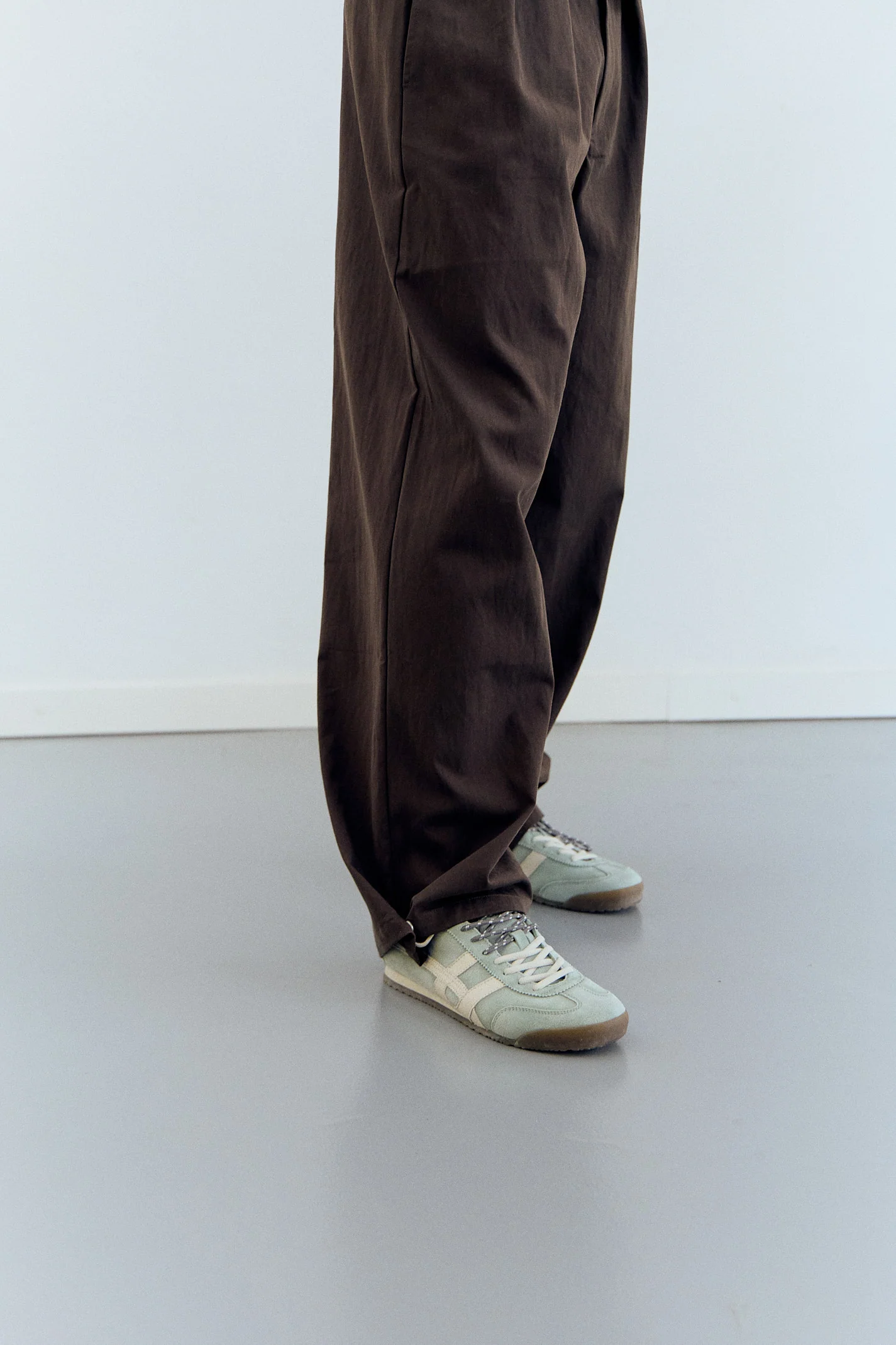 Pantalones con pinzas bajos ajustables Swell - Image 2