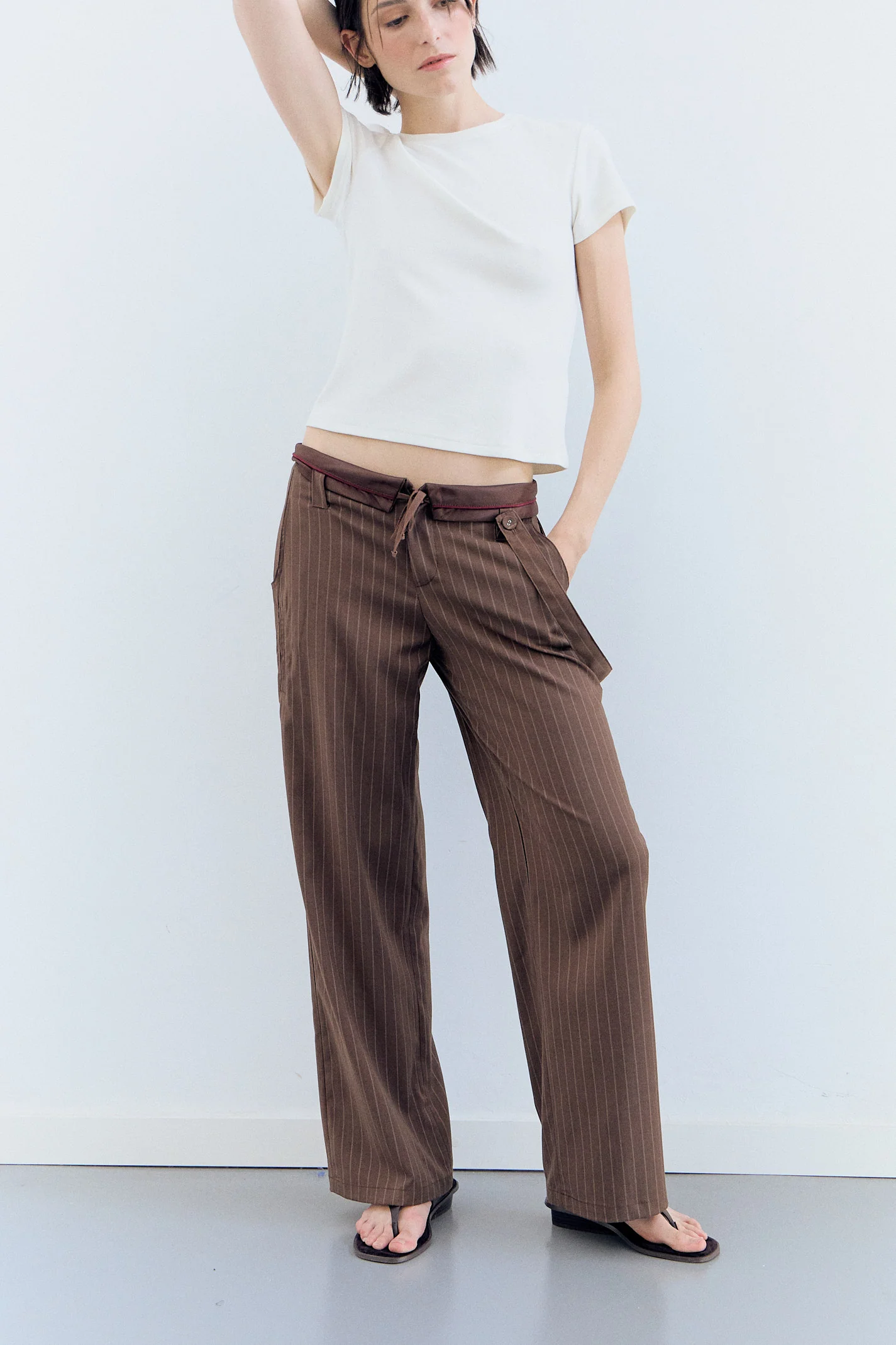 Pantalones raya diplomática oversize Yara - Image 2