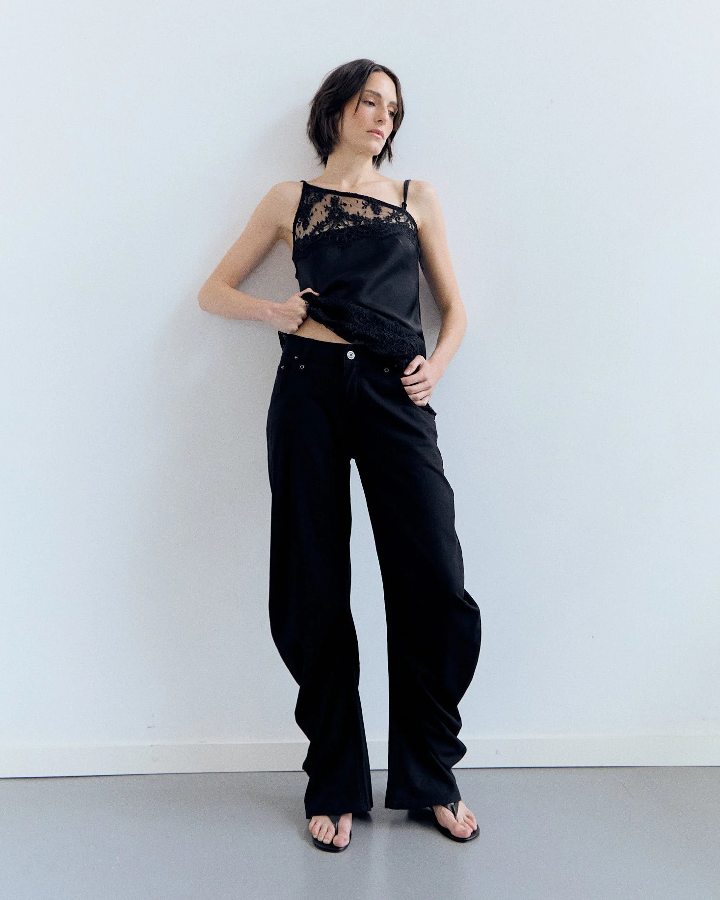 Pantalón de pernera curva negro - Jones