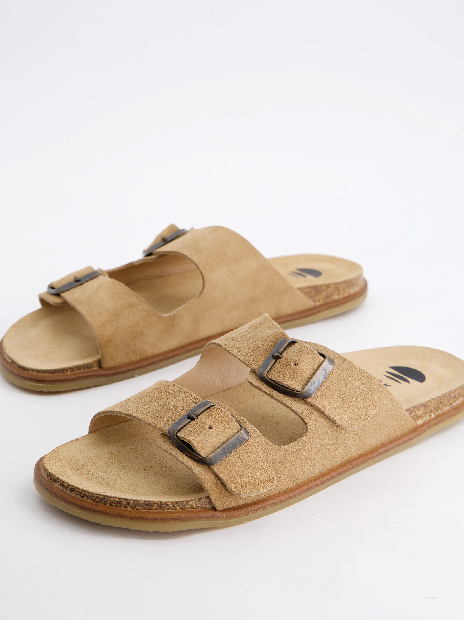 Sandalia De Piel Serraje Con Doble Hebilla Camel - Famara - Image 3