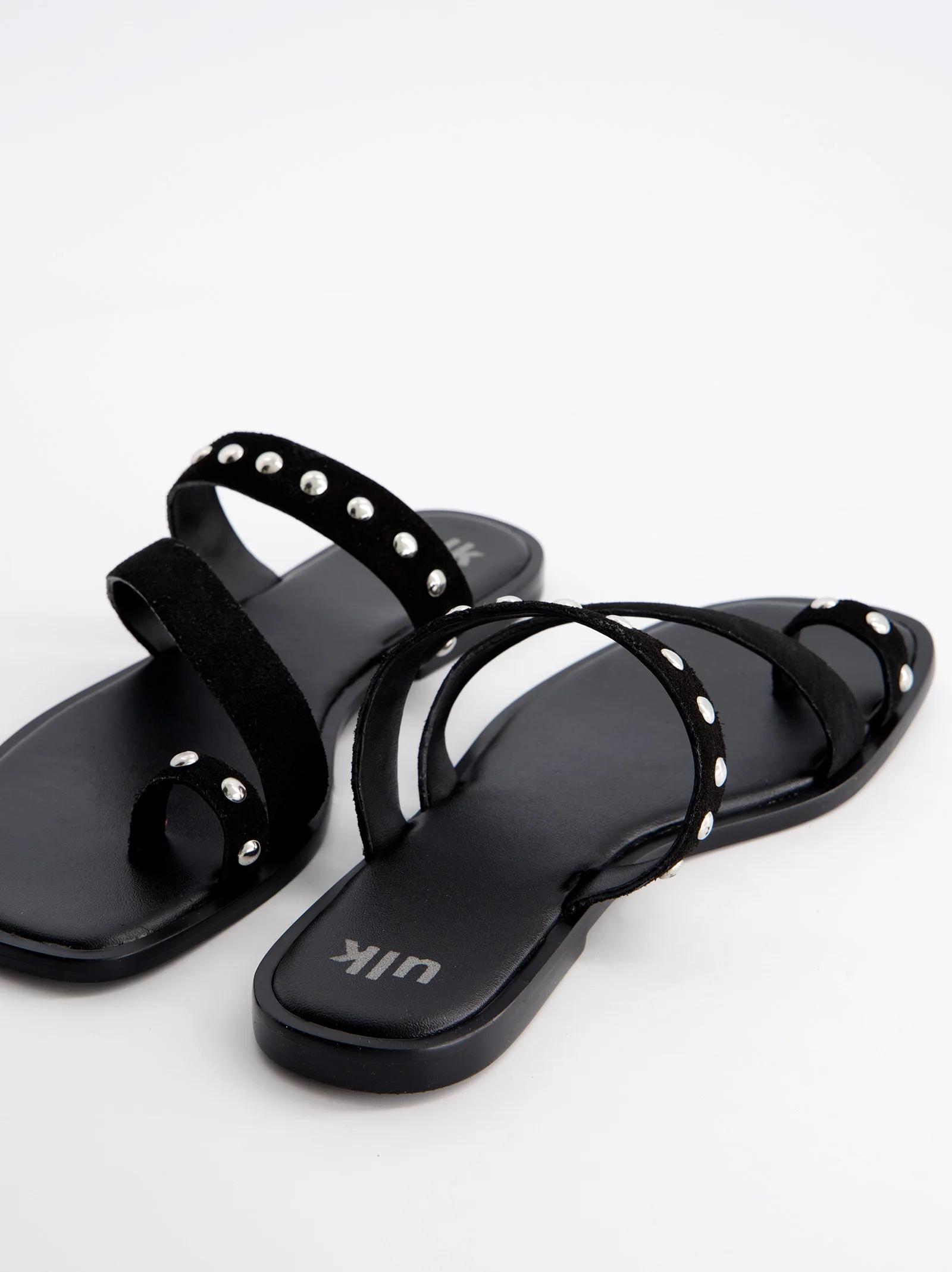 Sandalias negras de piel con tachuelas - Barroca - Image 5