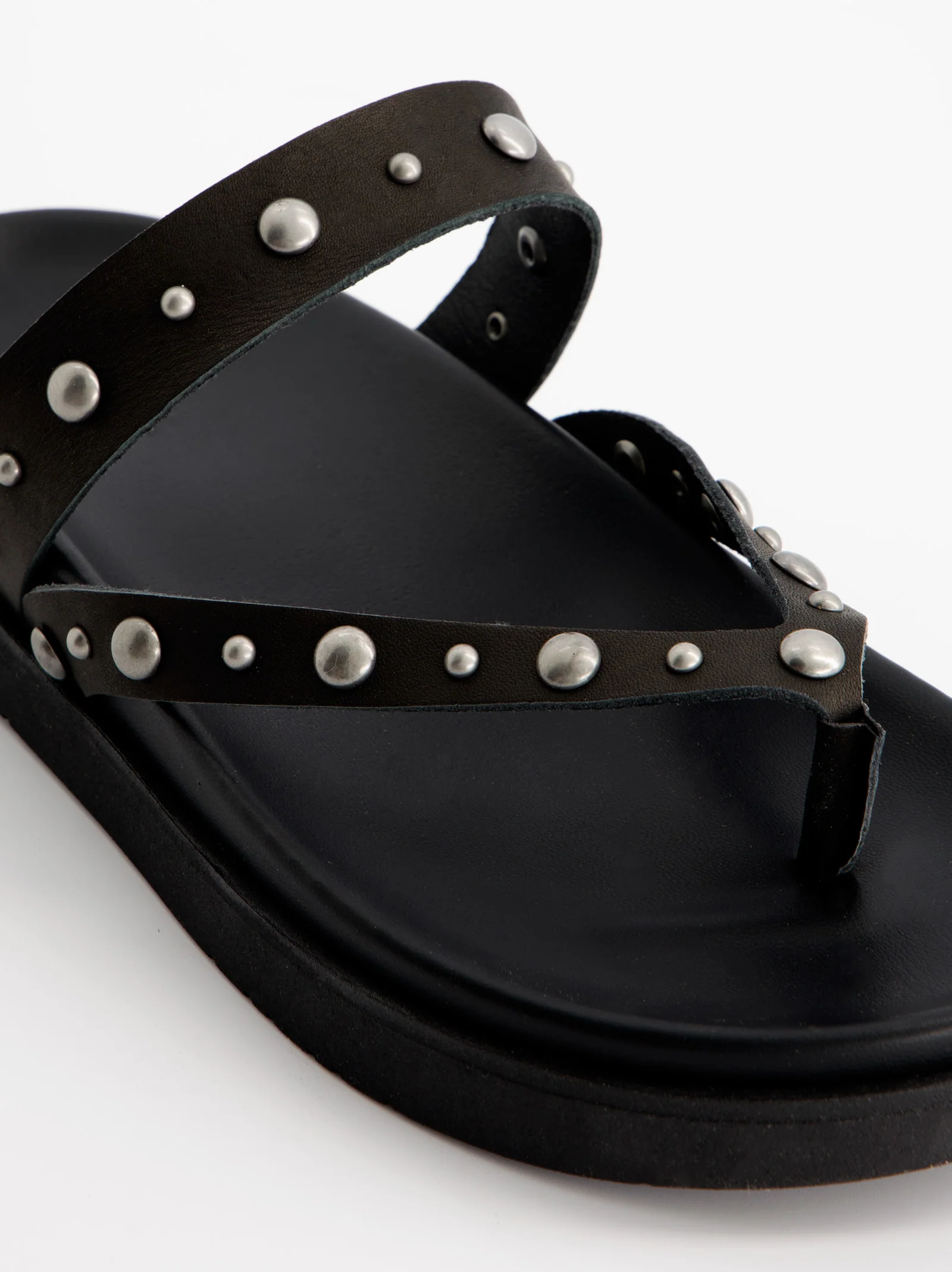 Sandalias planas de piel con tachuelas - Holly - Image 4