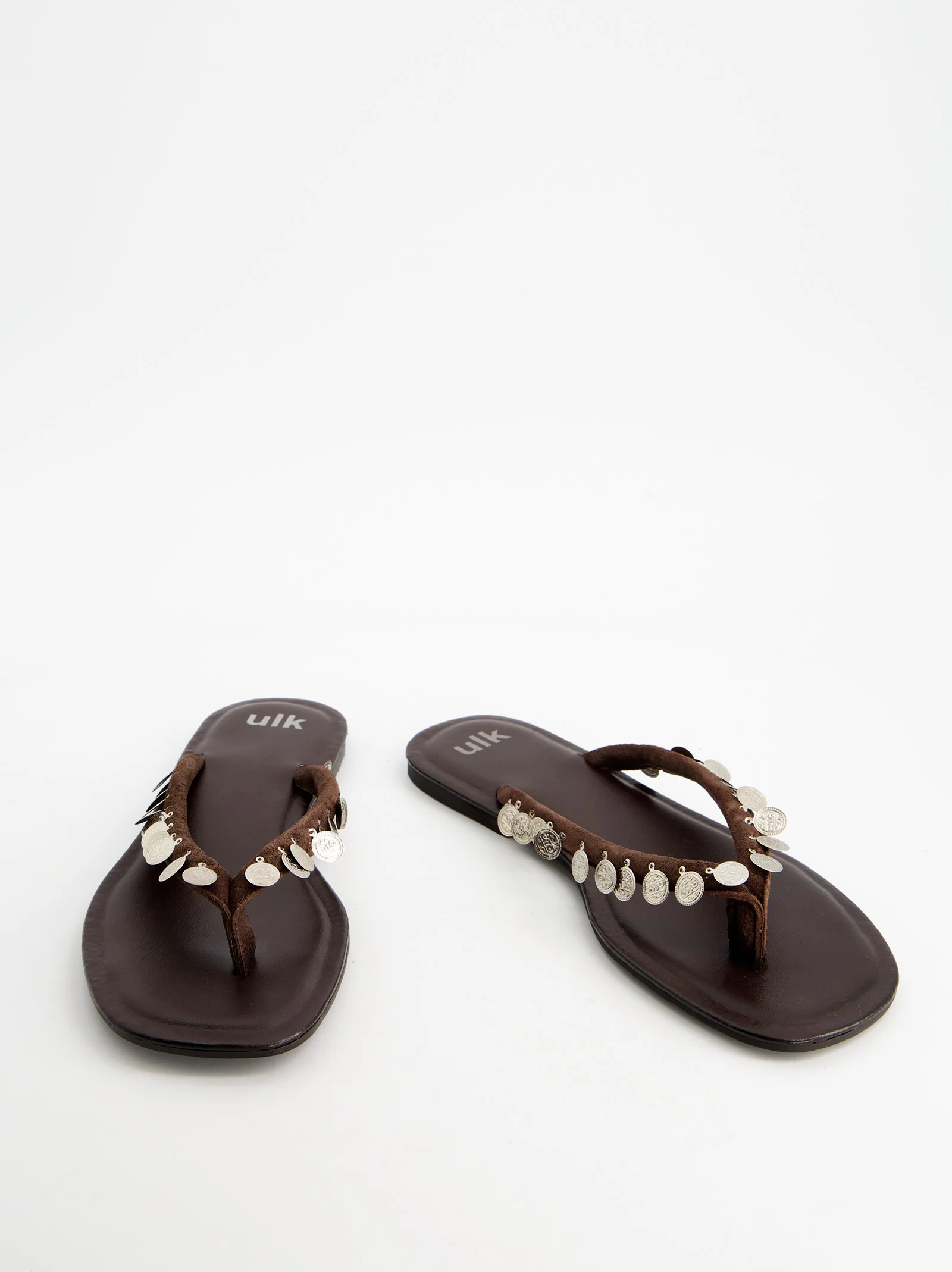 Sandalias Planas Marrones Con Detalle De Monedas Metálicas -  Solenne - Image 2
