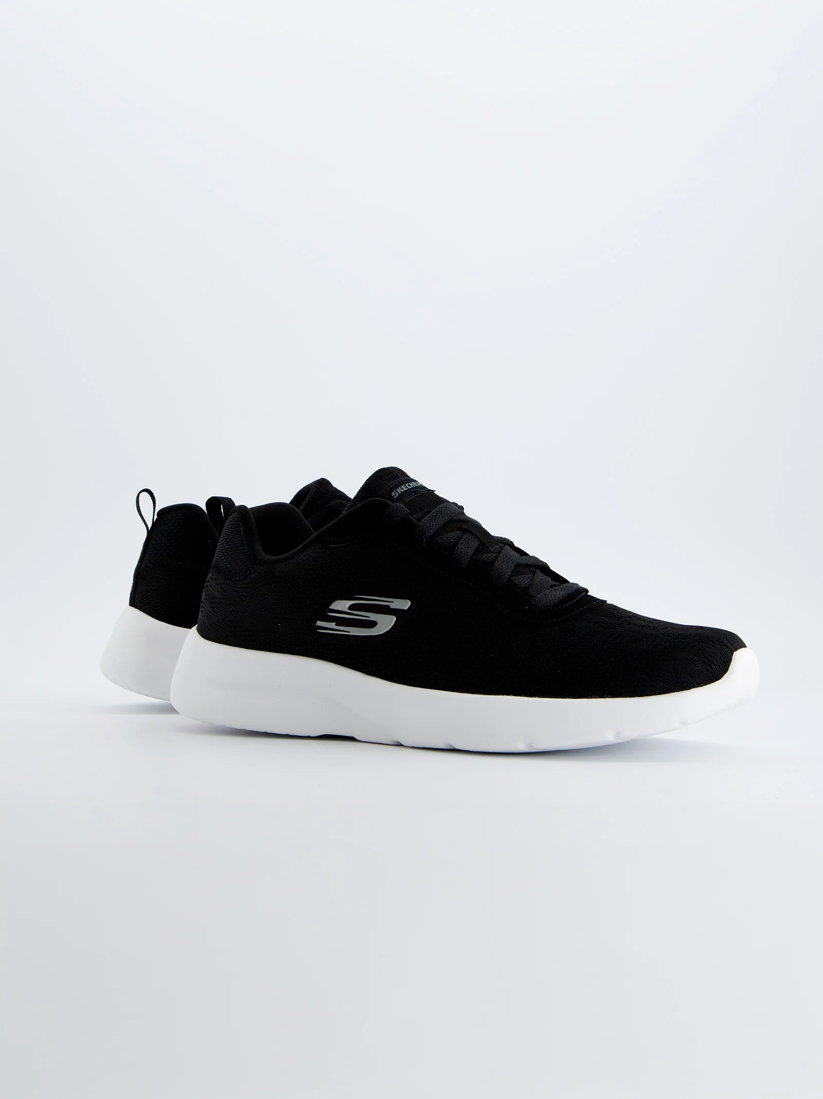 Skechers Deportivas Negras Con Suela Blanca - Image 5