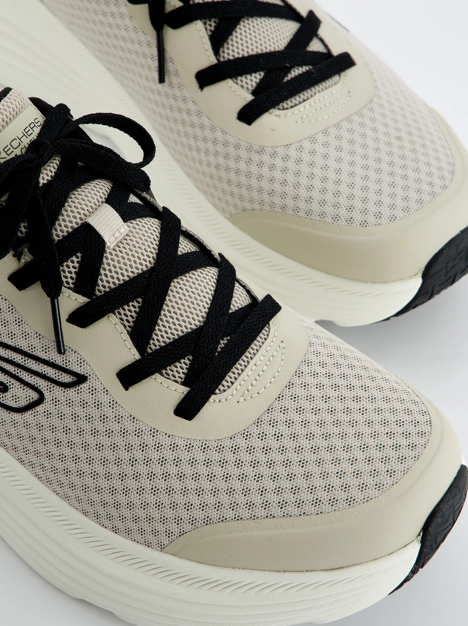 Skechers Go Run Beige - Image 4