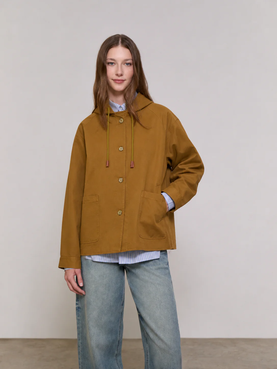 Trench corto con capucha - Vivienne
