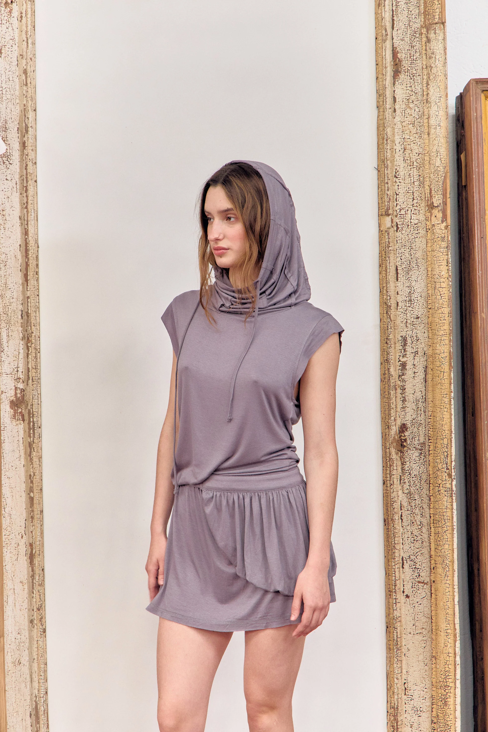 Vestido con bolsillo lateral cuello alto y bajo fruncido - Chao - Image 4