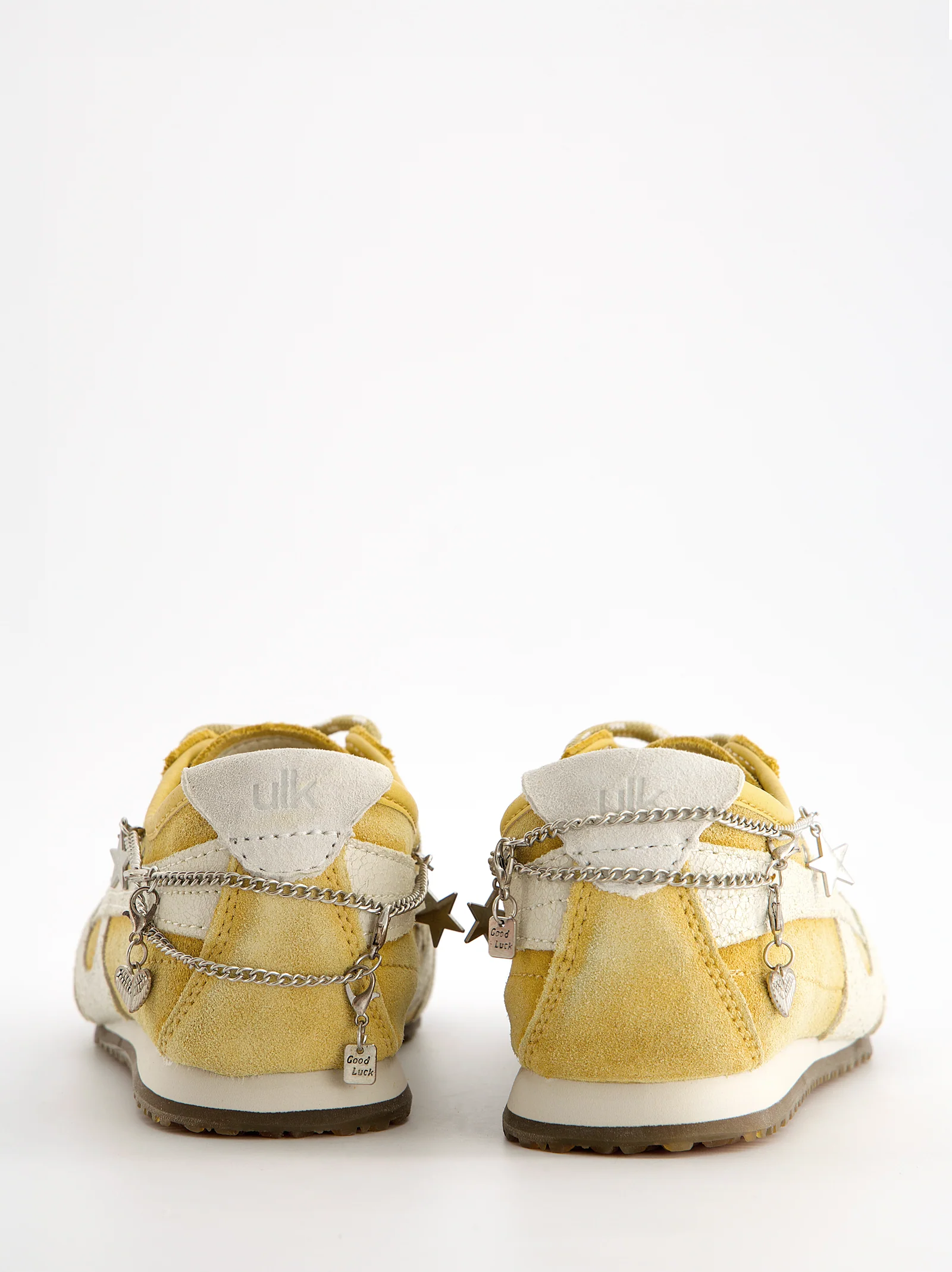 Zapatillas amarillas de ante vintage con charms - Onix - Image 5