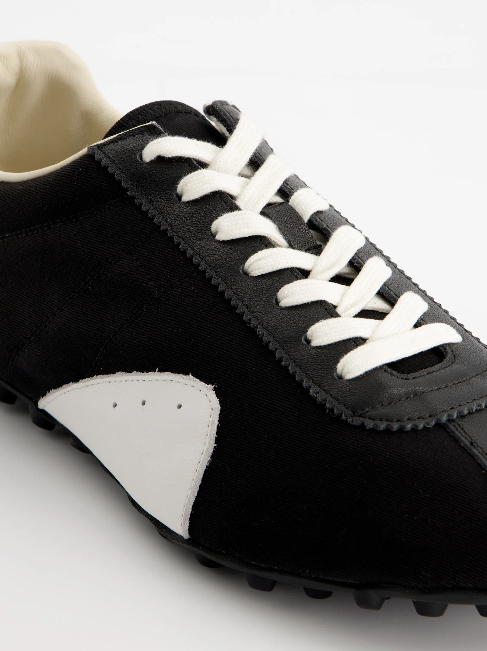 Zapatillas deportivas retro negras - Novatta - Image 4