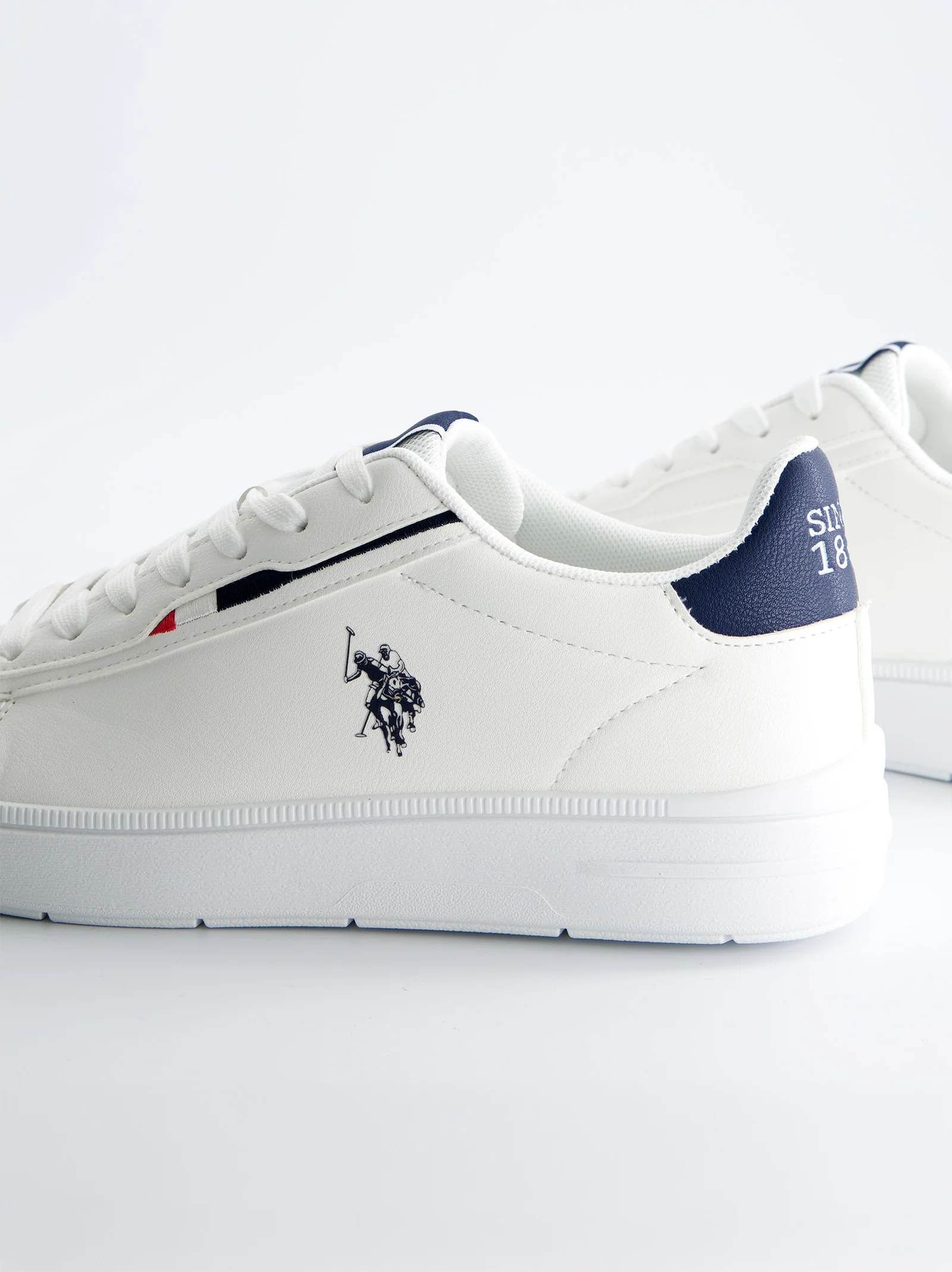 Zapatillas  Polo Blancas Logo Lateral - Image 2