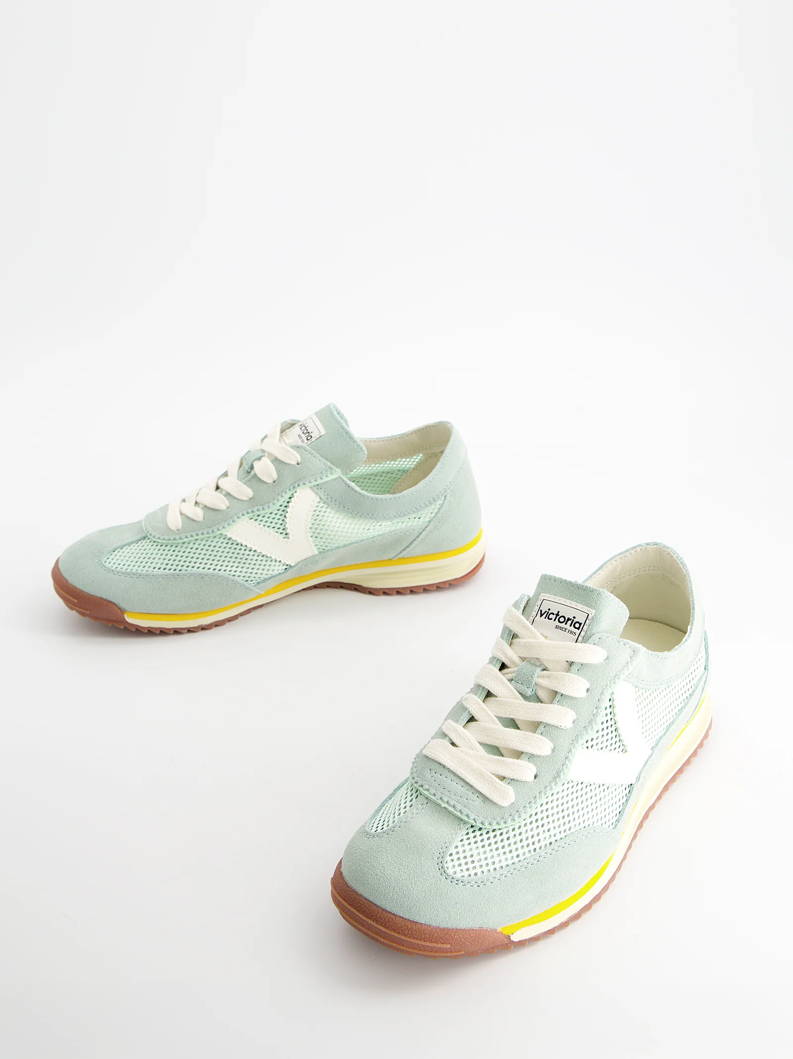 Zapatillas retro de ante y rejilla - Victoria Saturno - Image 3