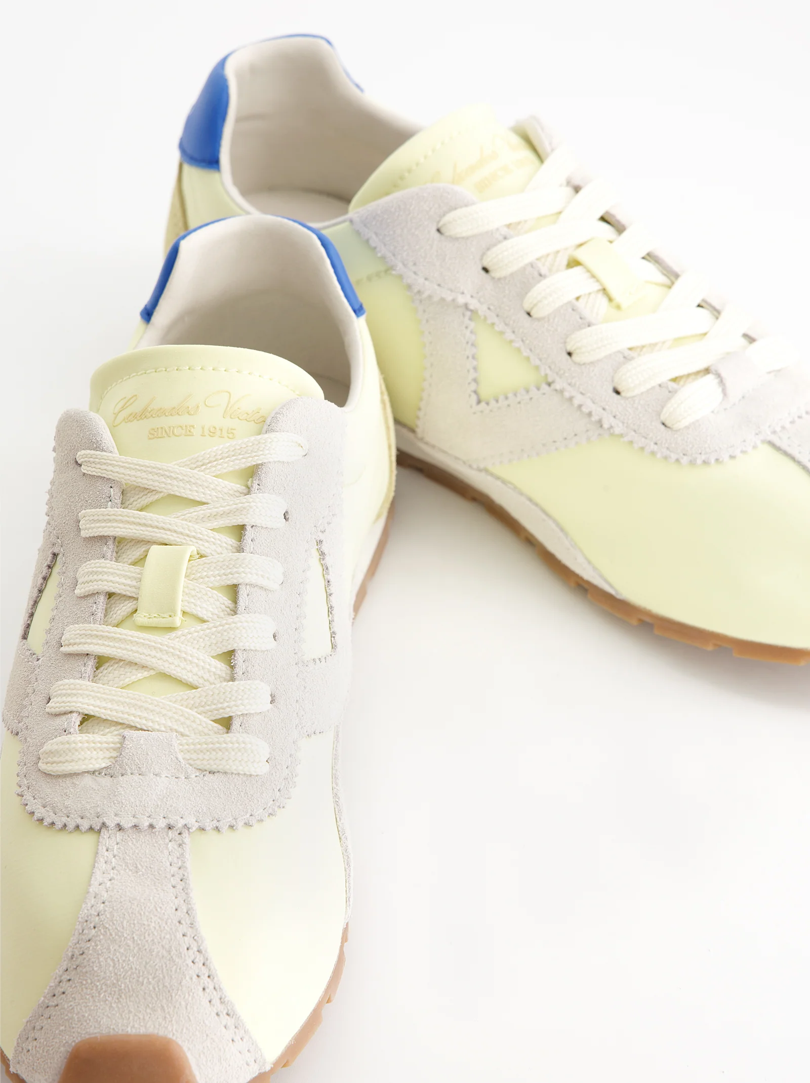 Zapatillas retro nylon y ante - Victoria Aster - Image 2