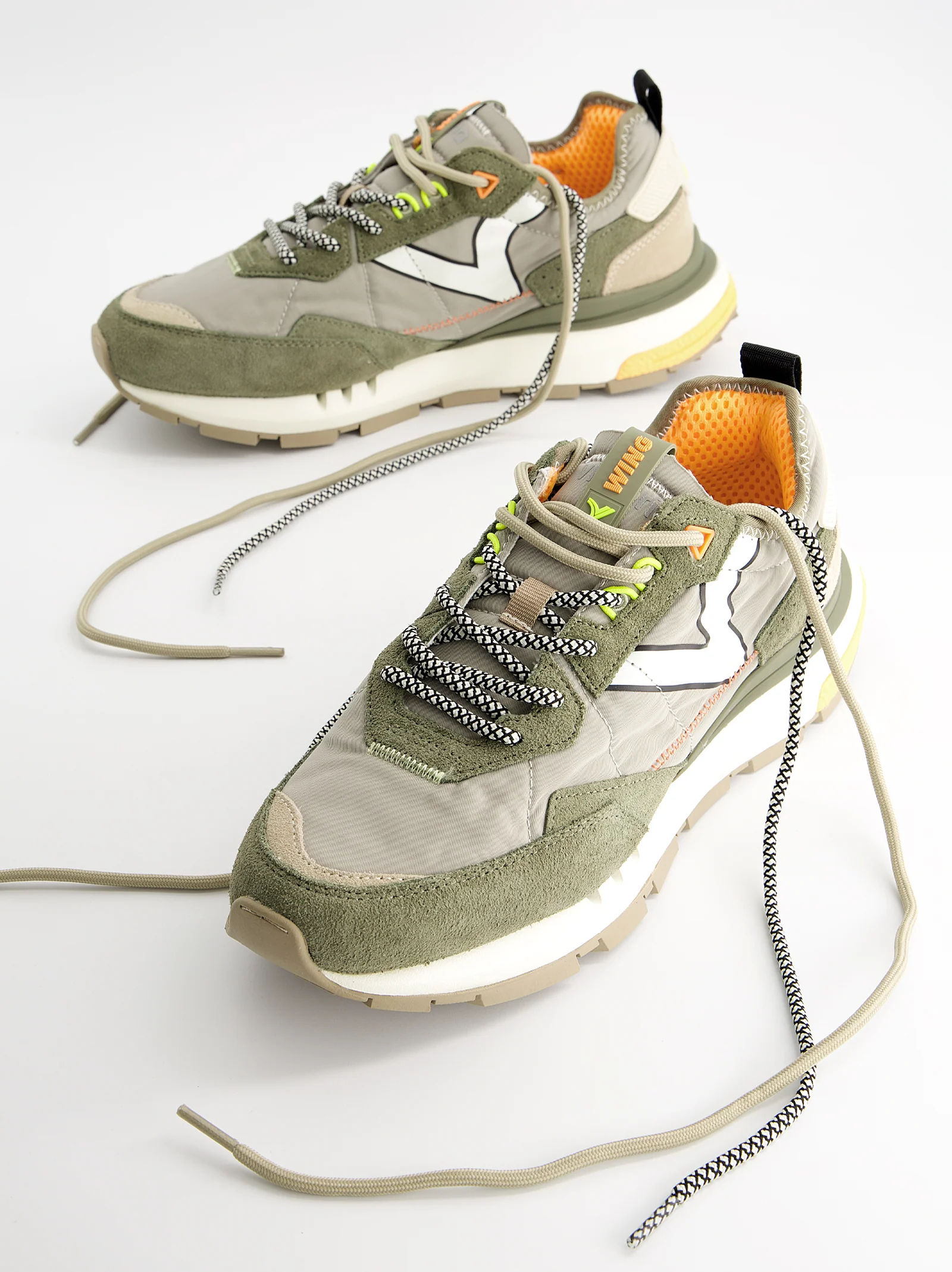 Zapatillas running retro detalles en ante - Victoria Wing Evo - Image 2