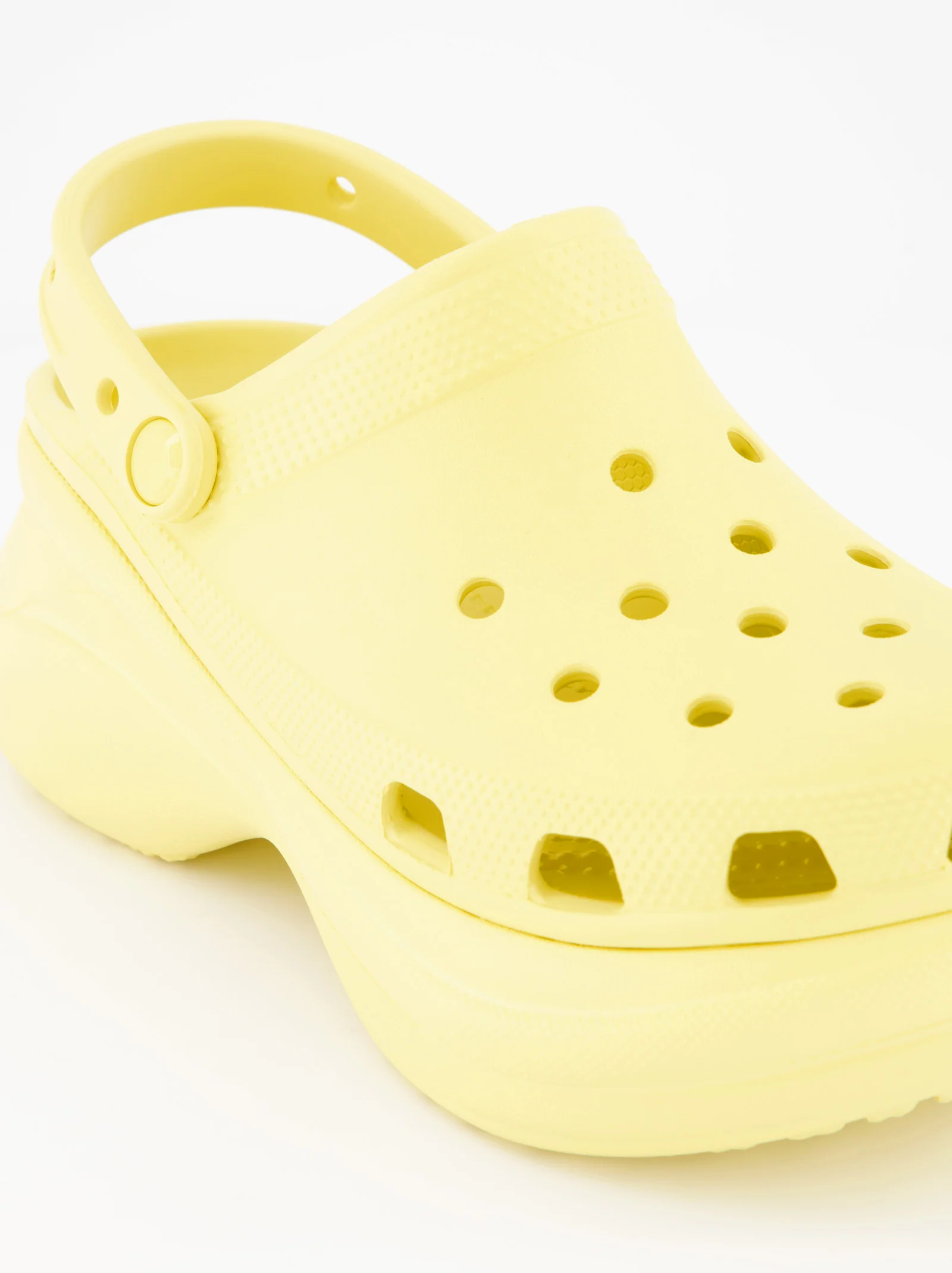 Zuecos de goma con plataforma Crocs Classic Bae - Image 3